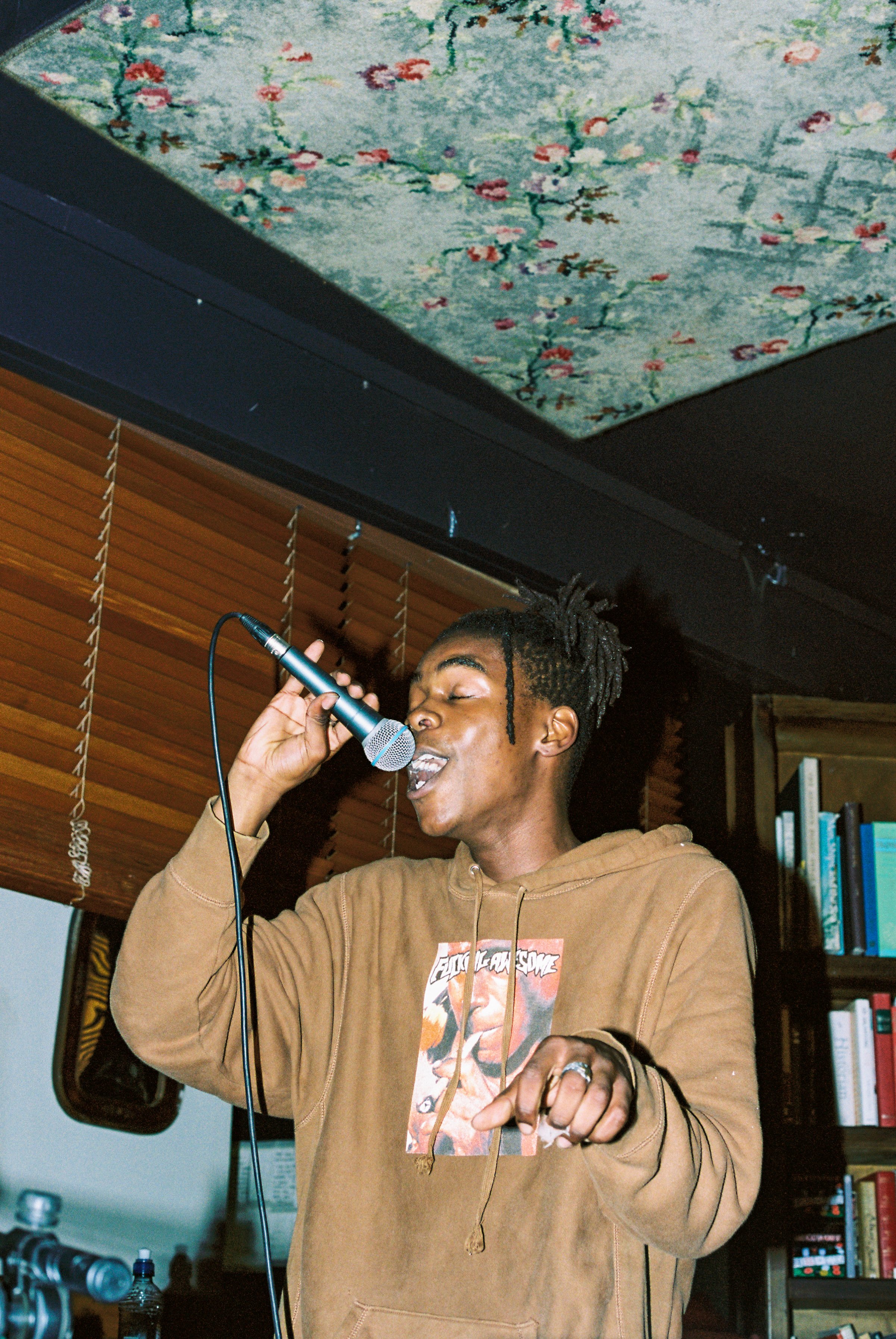 Shush - Raiza-Waguan-7.jpg