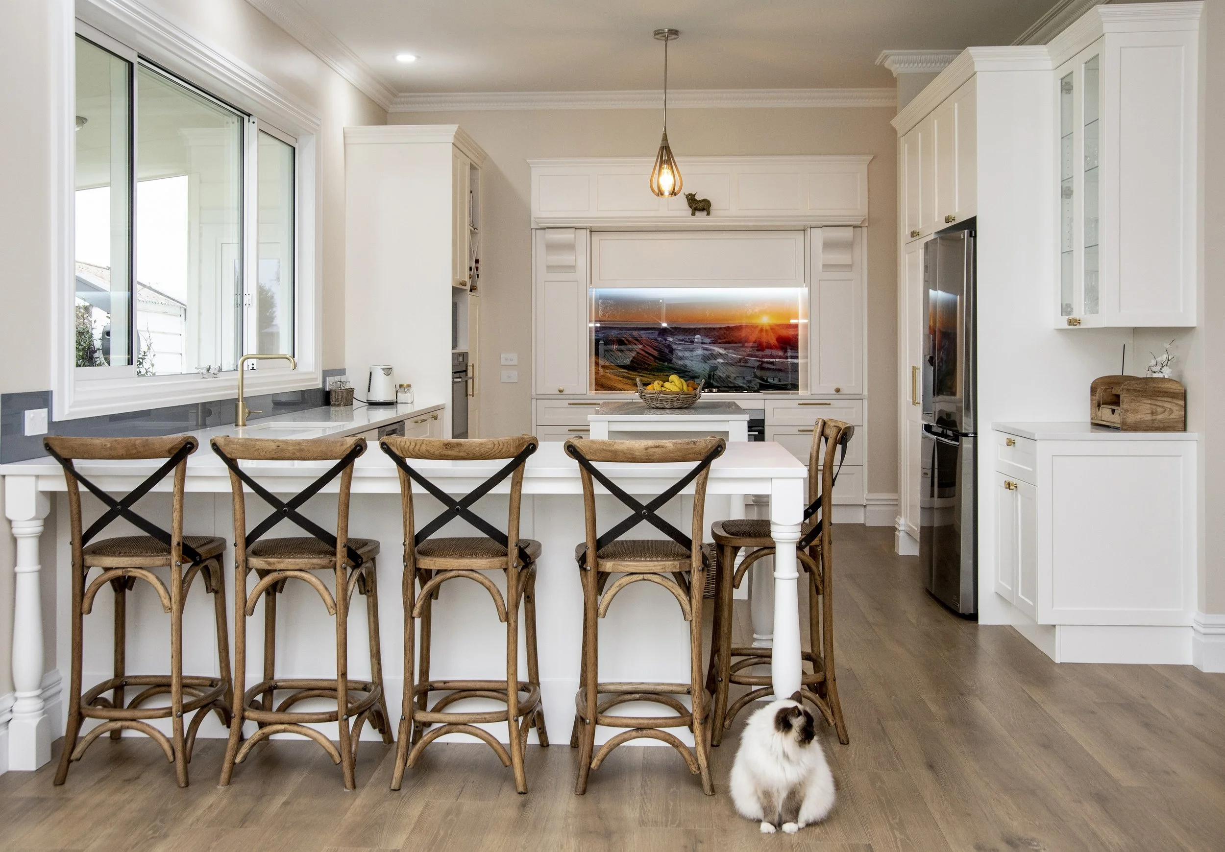 Classic Entertainer’s Kitchen