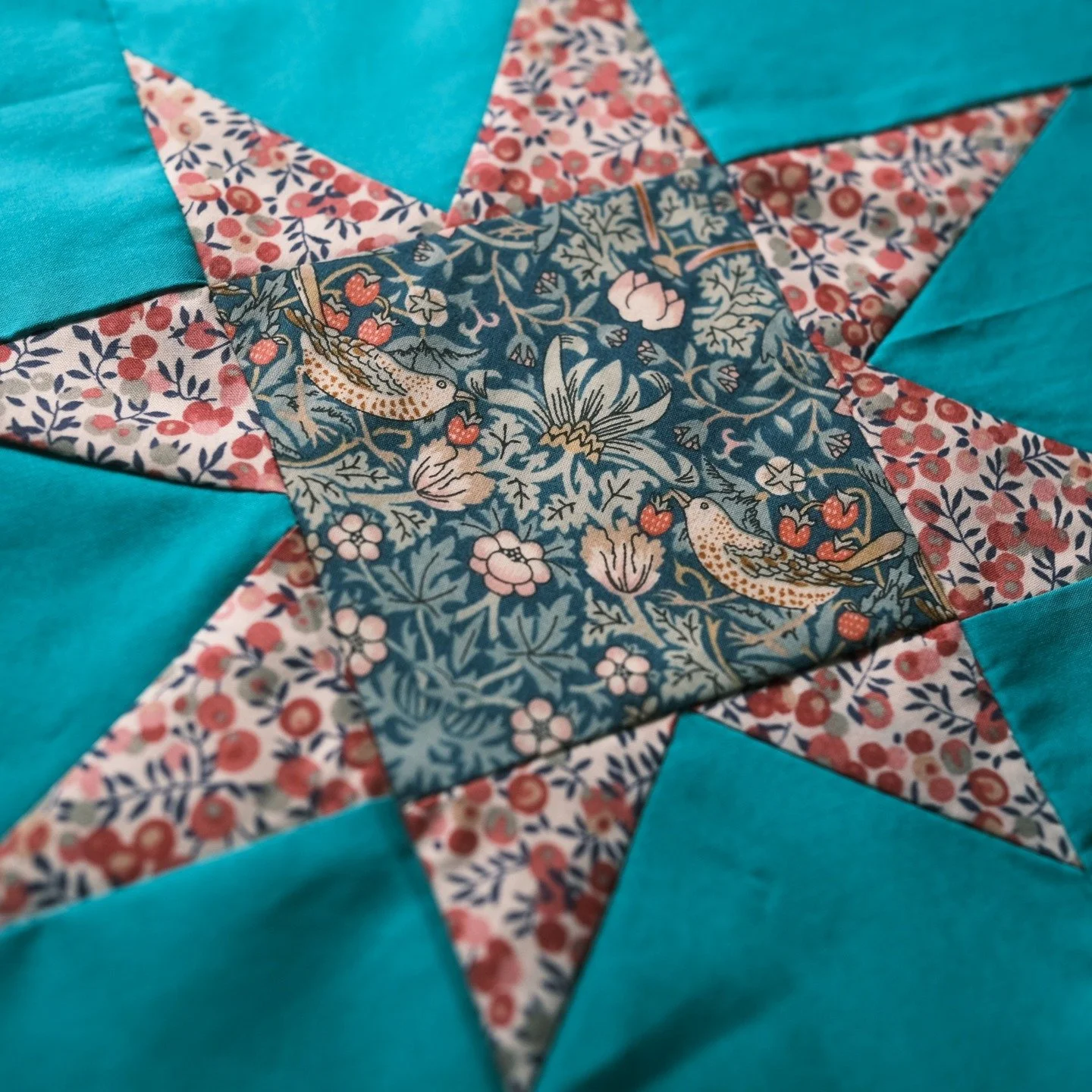Plot twist! Indulged in a little scrappy quilting this afternoon. Not quite sure where this wonky star quilty thing is going, but it was lovely just getting to play with some Liberty fabric again. ☺️