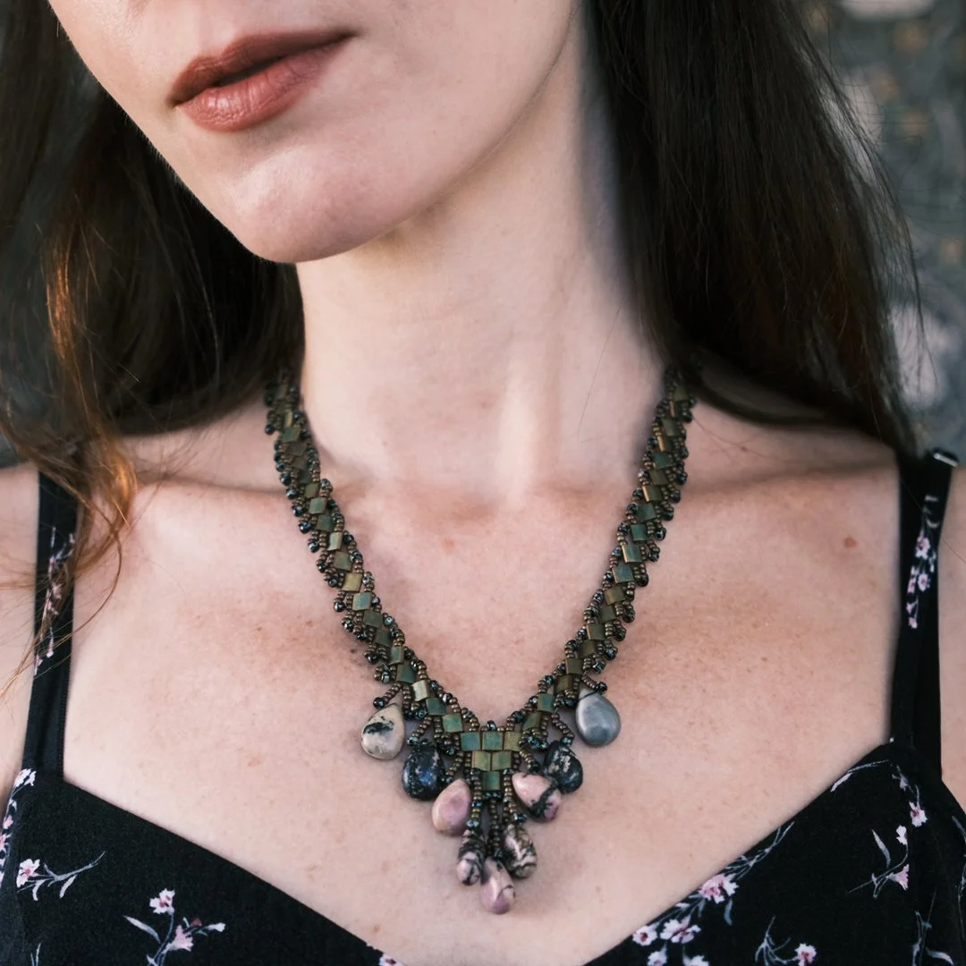 Took a little detour from crochet and cross stitch this weekend&hellip; back into the land of bead weaving. I had so much fun with this one!

This is the &ldquo;Sleek in Silver&rdquo; necklace by Hatsumi Oshitani from Beadwork Magazine. (Interweave.c