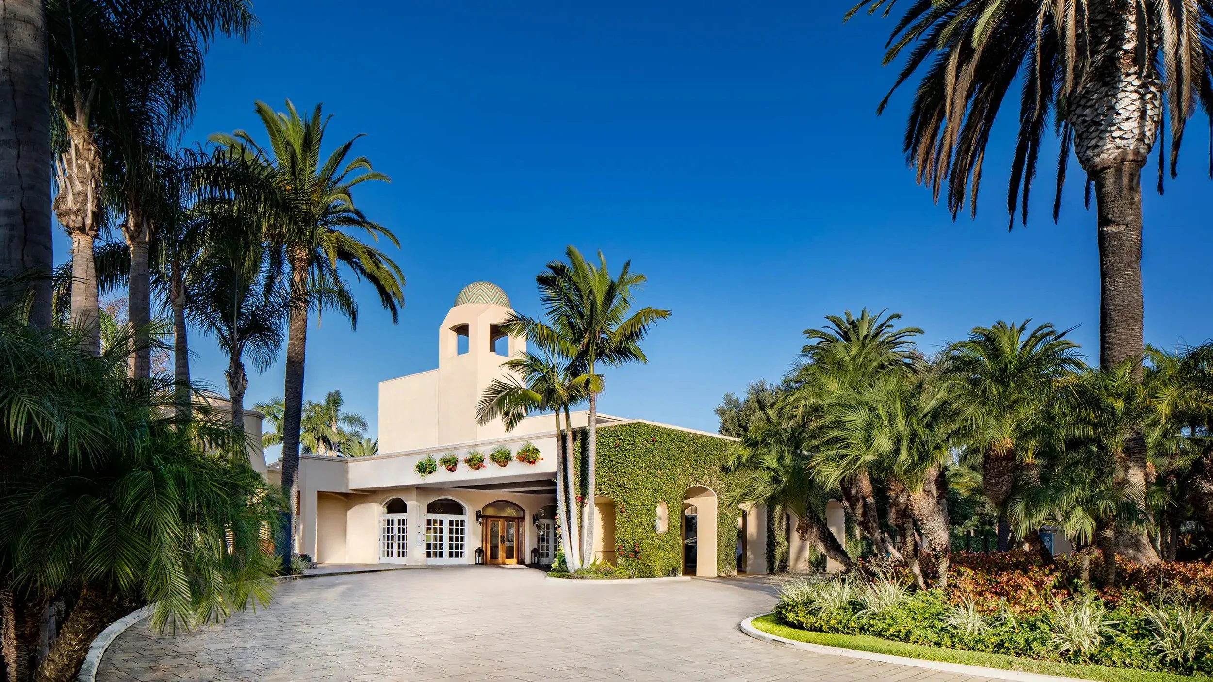 Hyatt Regency Newport Beach, The Newporter
