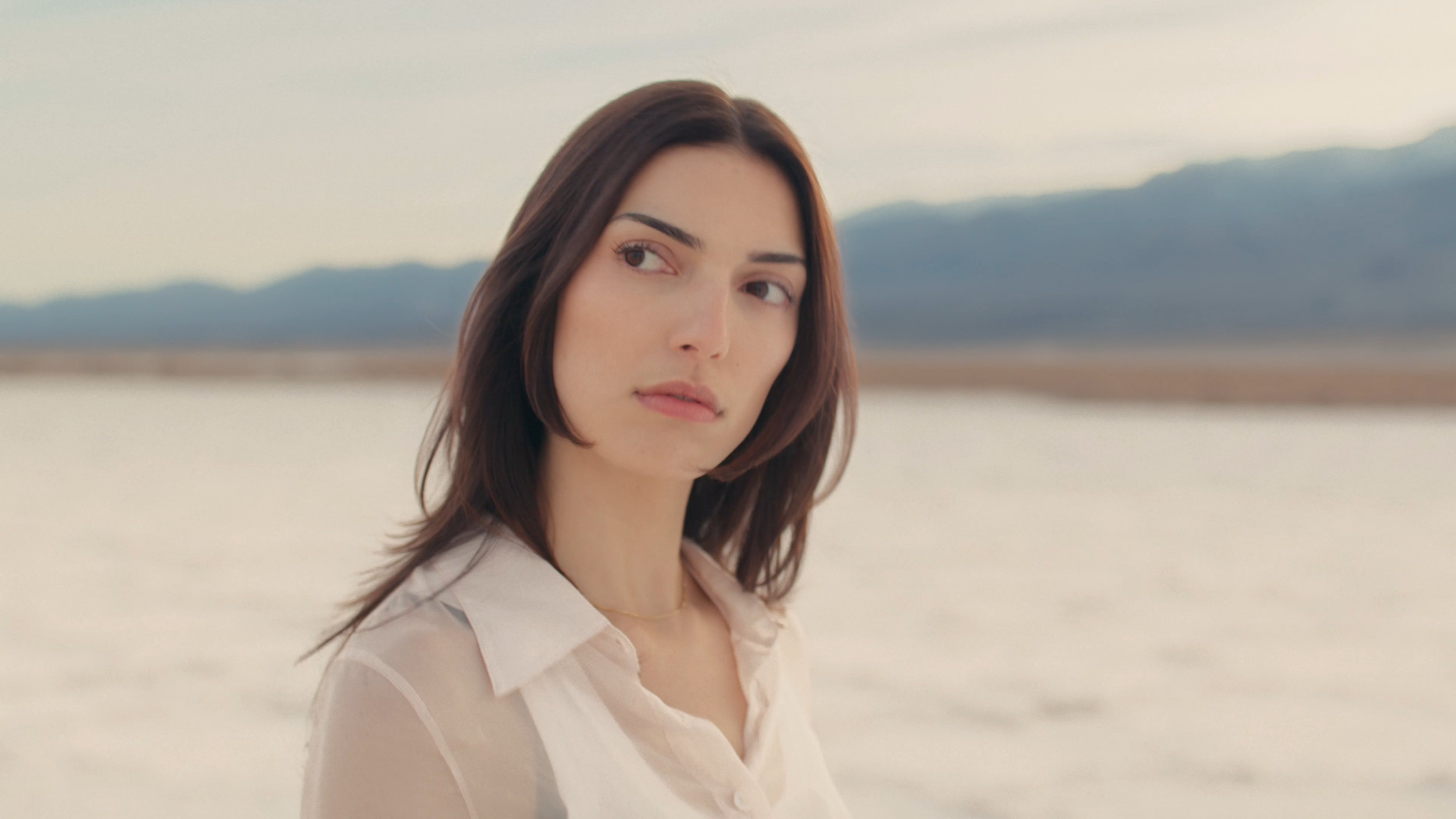 CHANEL SPEC_SOCIAL 16mm_FINAL (04.04.23).00_00_30_21.Still006.PNG