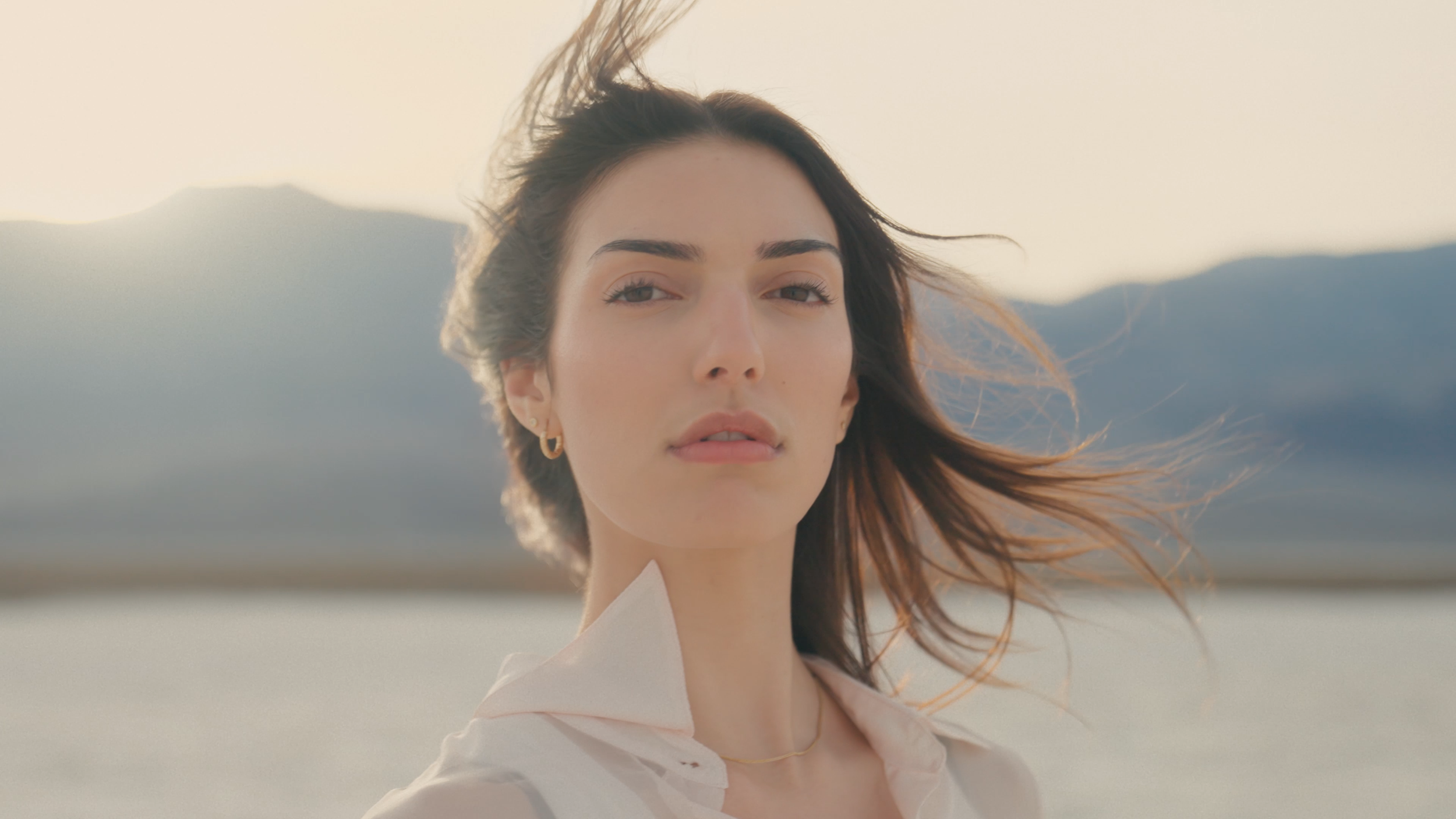 CHANEL SPEC_SOCIAL 16mm_FINAL (04.04.23).00_01_00_01.Still012.PNG