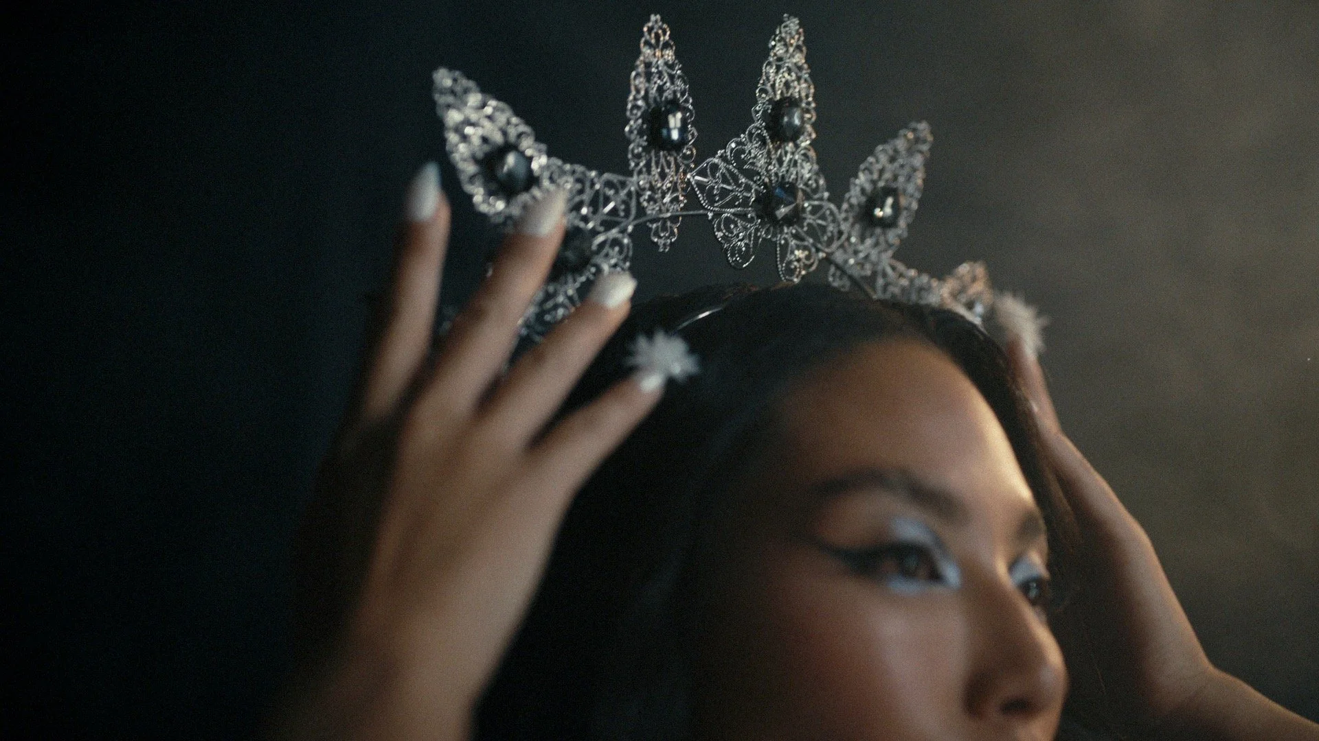 W24_Campaign_30_Cobranded_DIRECTOR'S CUT.00_00_08_15.Still011.JPEG