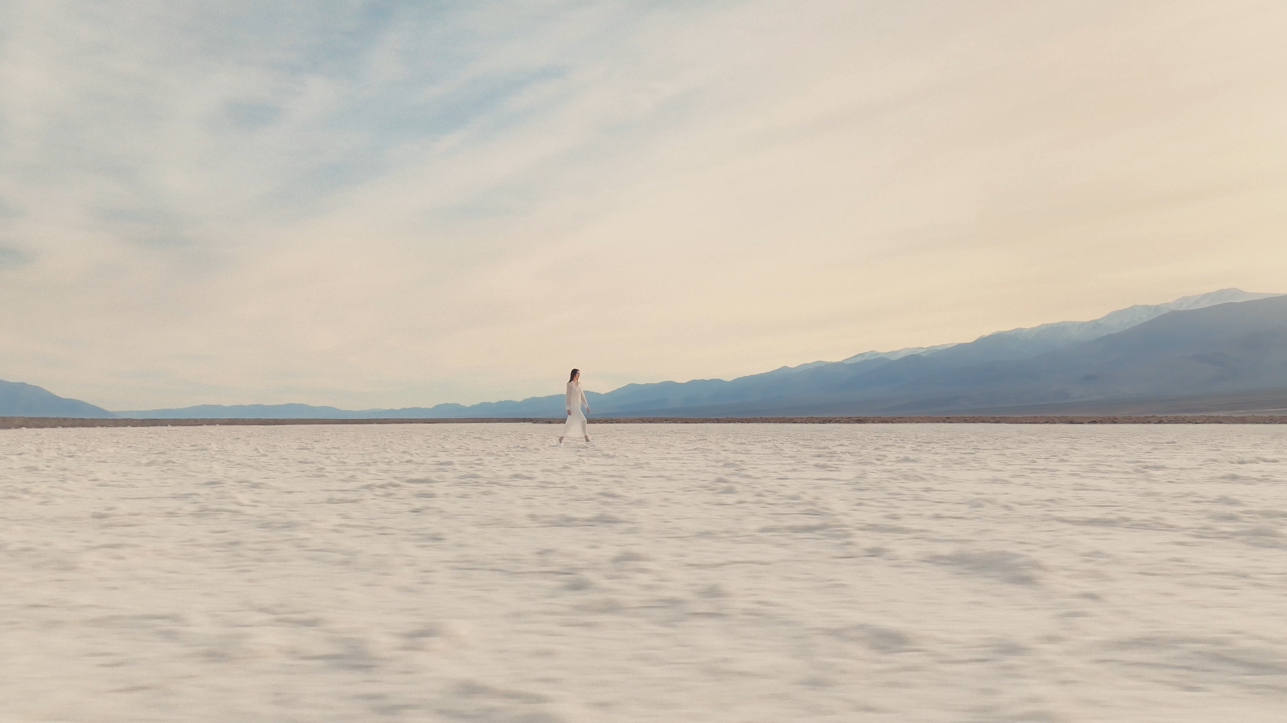 CHANEL SPEC_SOCIAL 16mm_FINAL (04.04.23).00_00_32_13.Still007.PNG