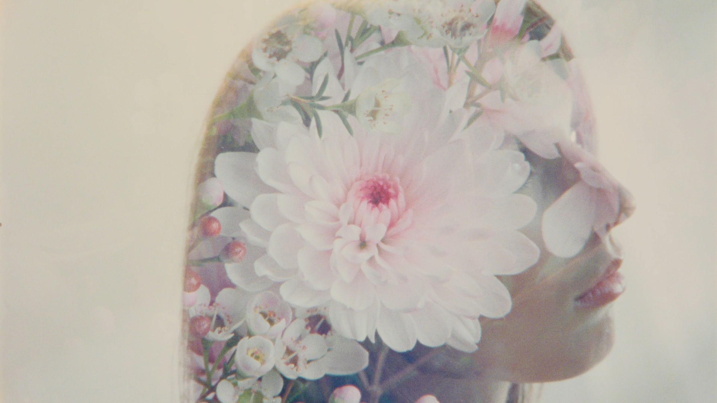 CHANEL SPEC_SOCIAL 16mm_FINAL (04.04.23).00_00_54_11.Still011.PNG