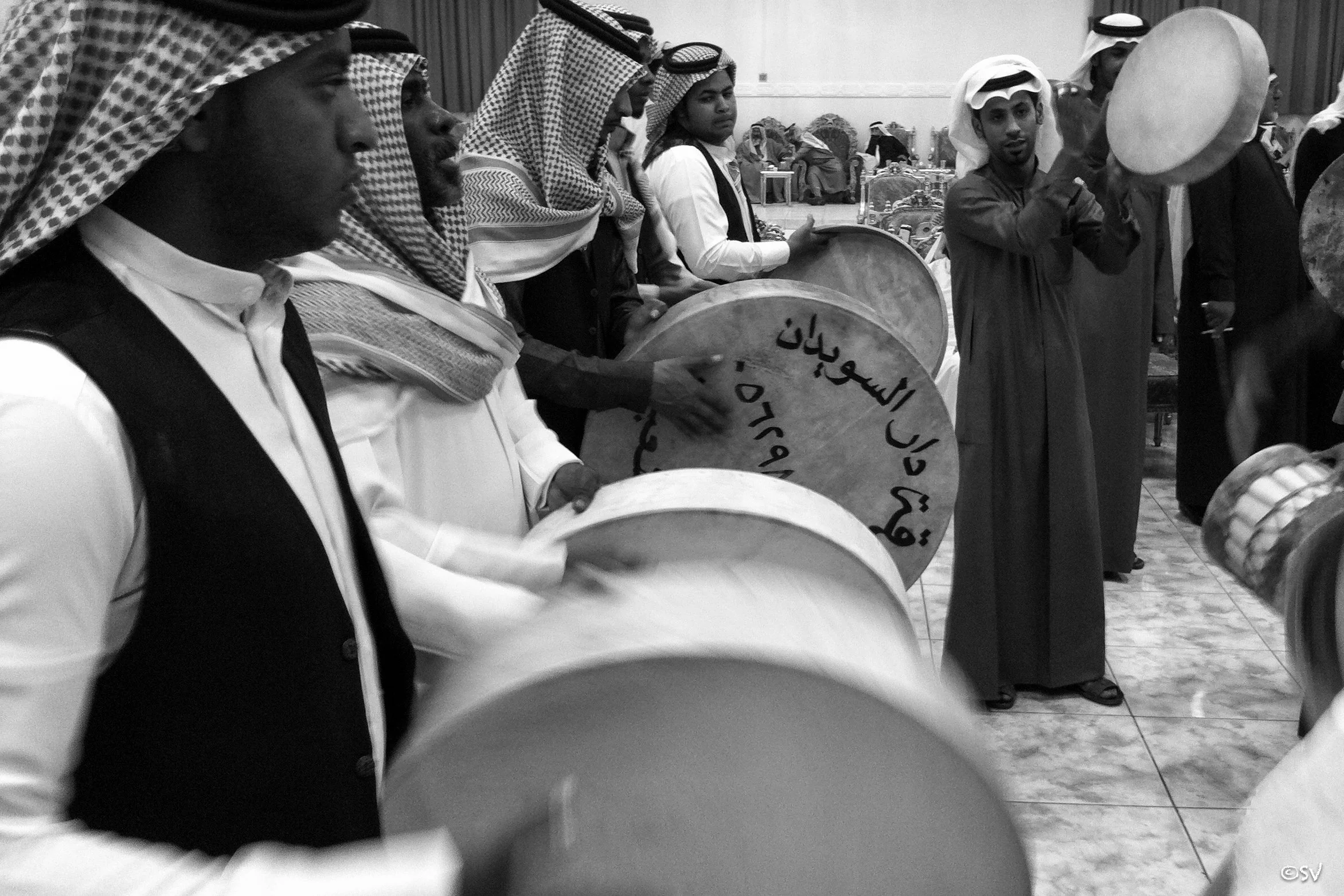Wedding celebrations to the beat of drums. (Al-Khobar, Saudi Arabia)