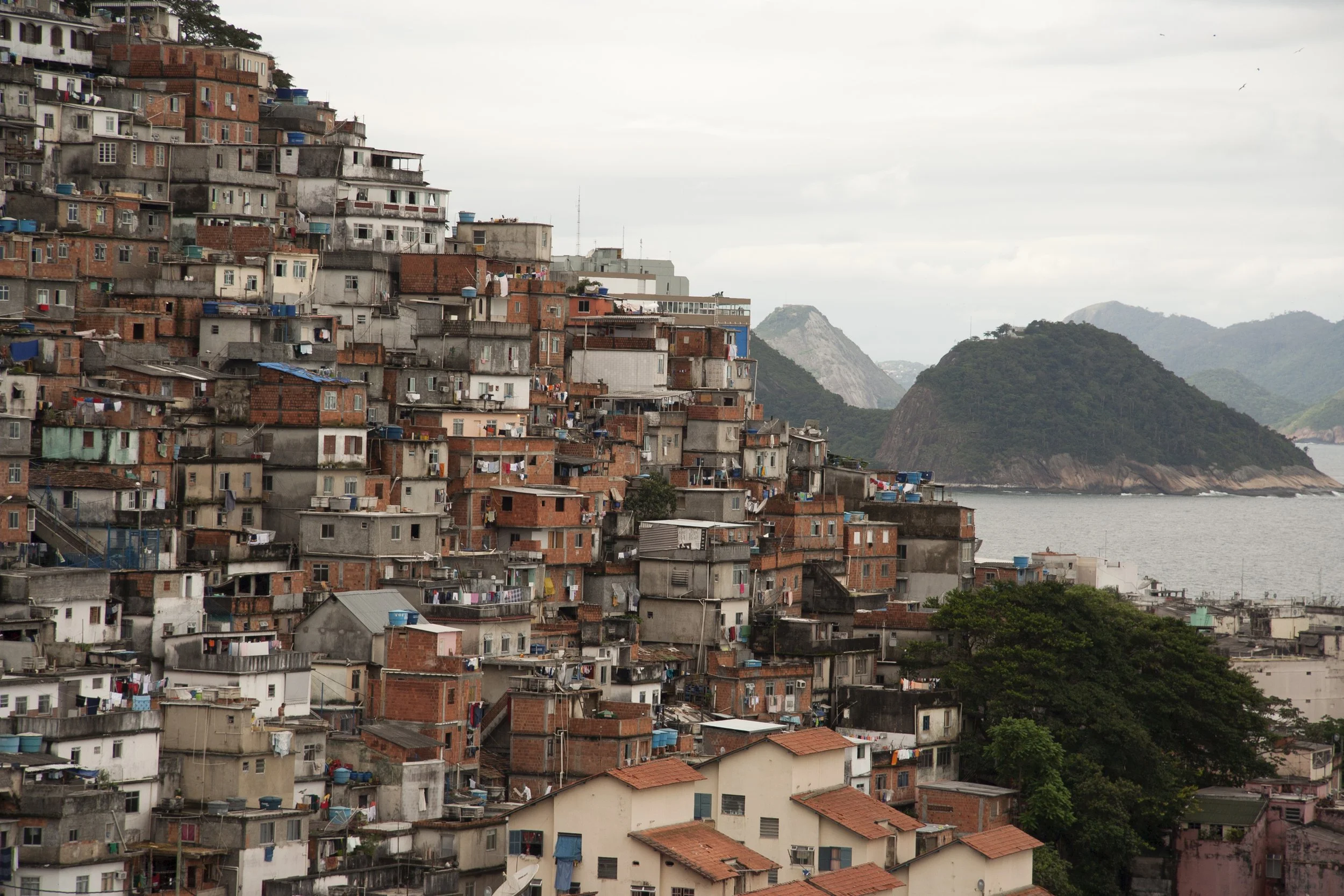 Morro do Pavão-Pavãozinho, Rio de Janeiro 2006.jpg