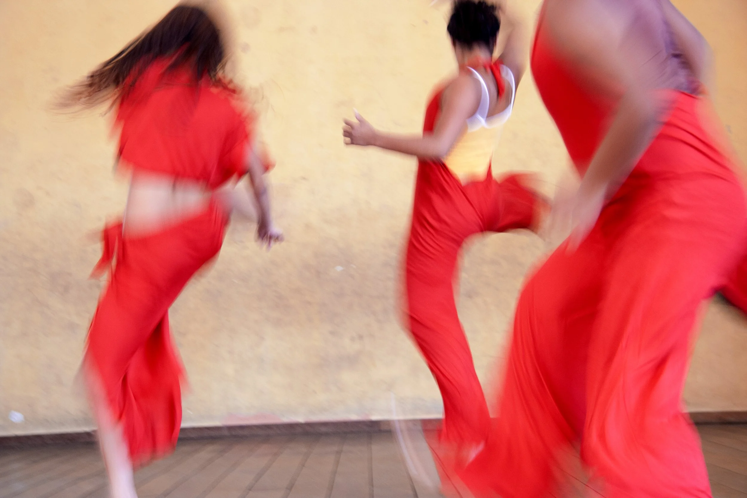 Marciana Dancing, Complexo do Alemão 2006.jpg