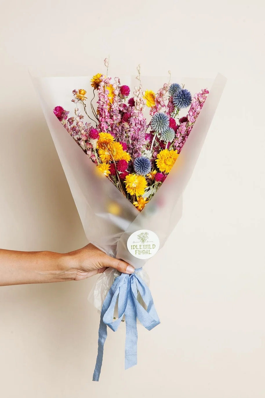 big bright dried bouquet