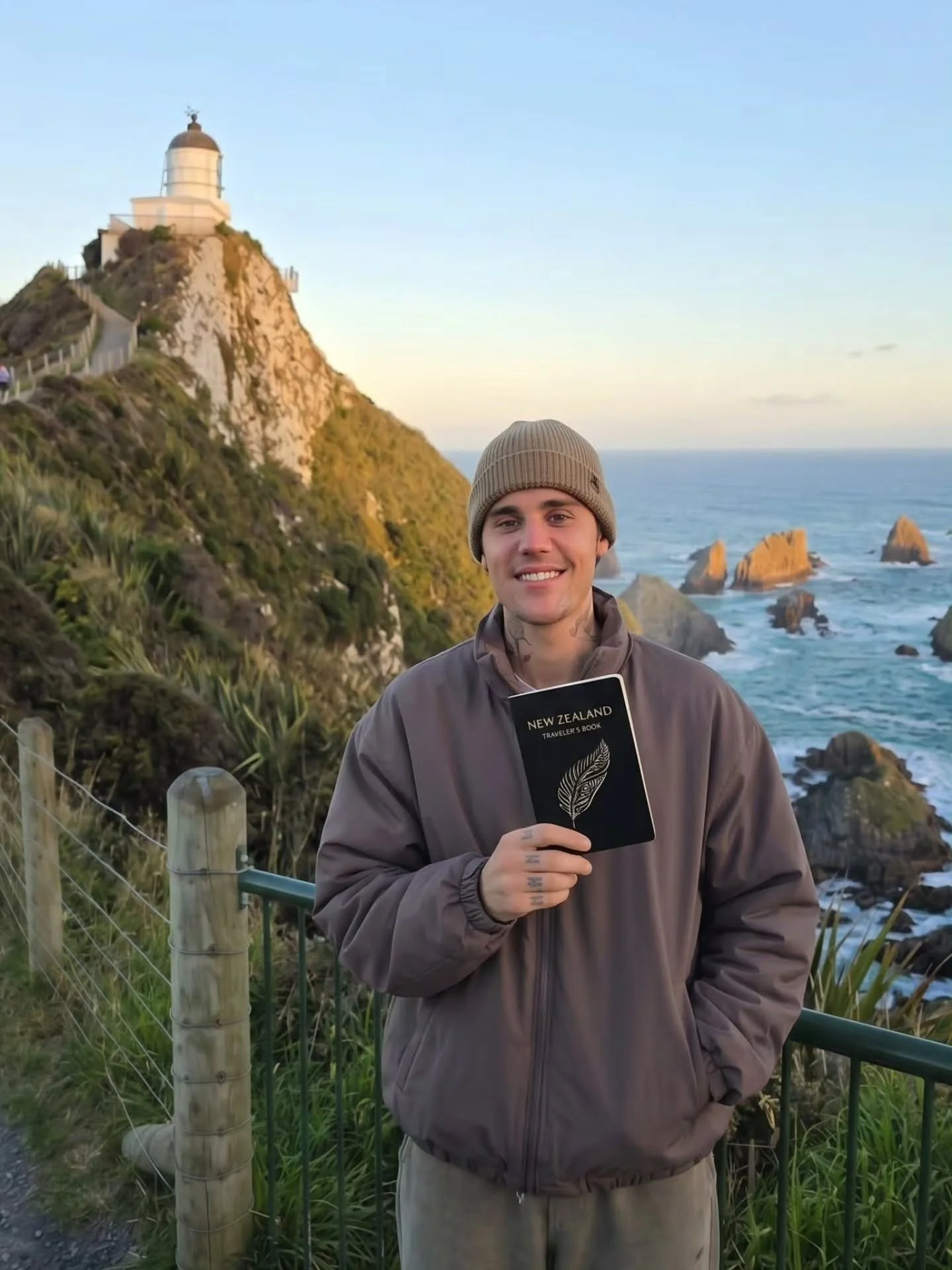 Haters will say it&rsquo;s AI&hellip; and for once, they&rsquo;re right! 😂🤖 But ONLY the first photo! Swipe to see the real magic of New Zealand. Real places, real adventures, unforgettable memories. 🇳🇿✨