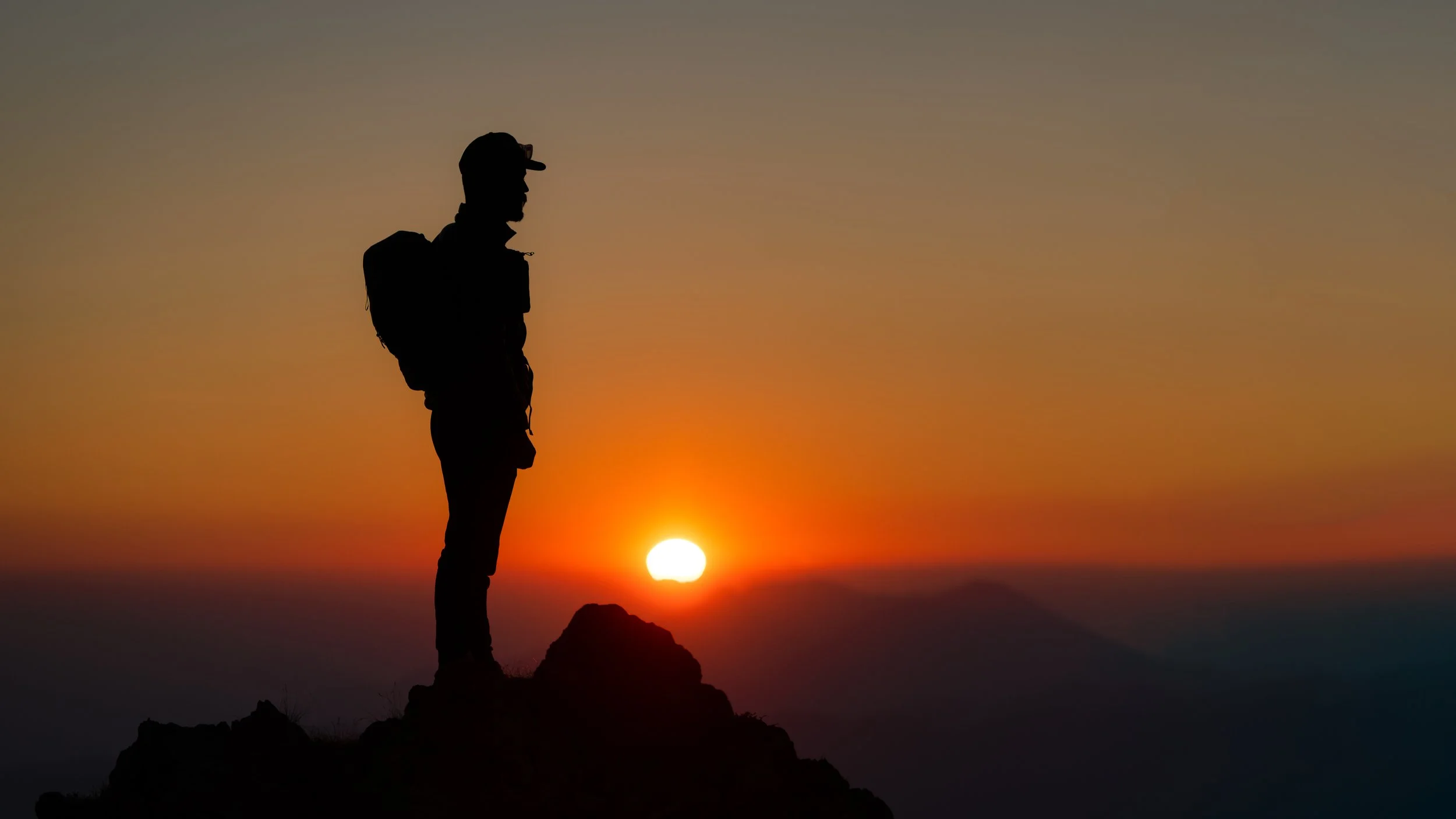 Mountaineer_On_The_Mountain_Top_original_1053336.jpg