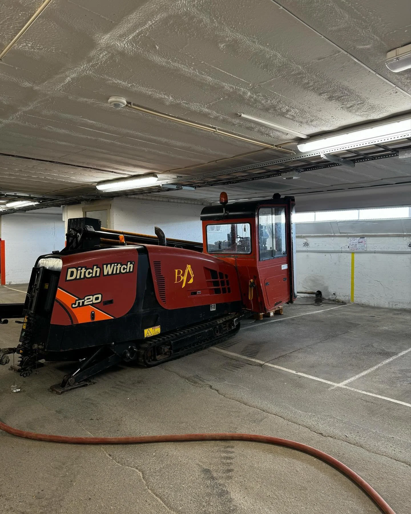 Ingen problem &aring; legge fiber n&aring;r man kan bruke retningsstyrt boring fra garasje og gjennom veg🤩💪👷🏼&zwj;♂️