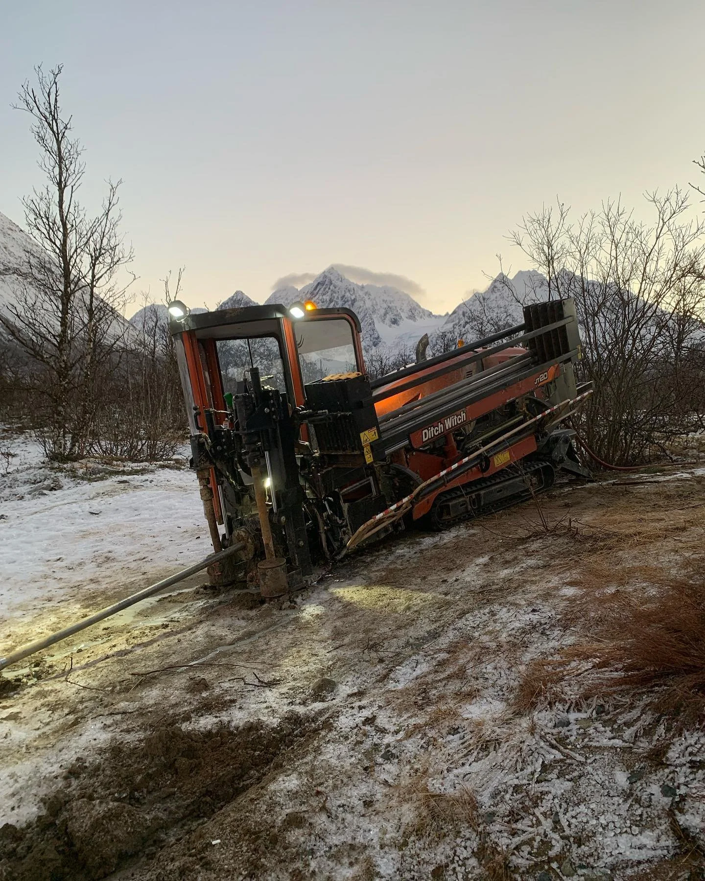 Retningstyrt boring for Frost Kraftentrepren&oslash;r, her boret vi 222meter r&oslash;r for &aring; minimere inngrep i naturvernomr&aring;de.