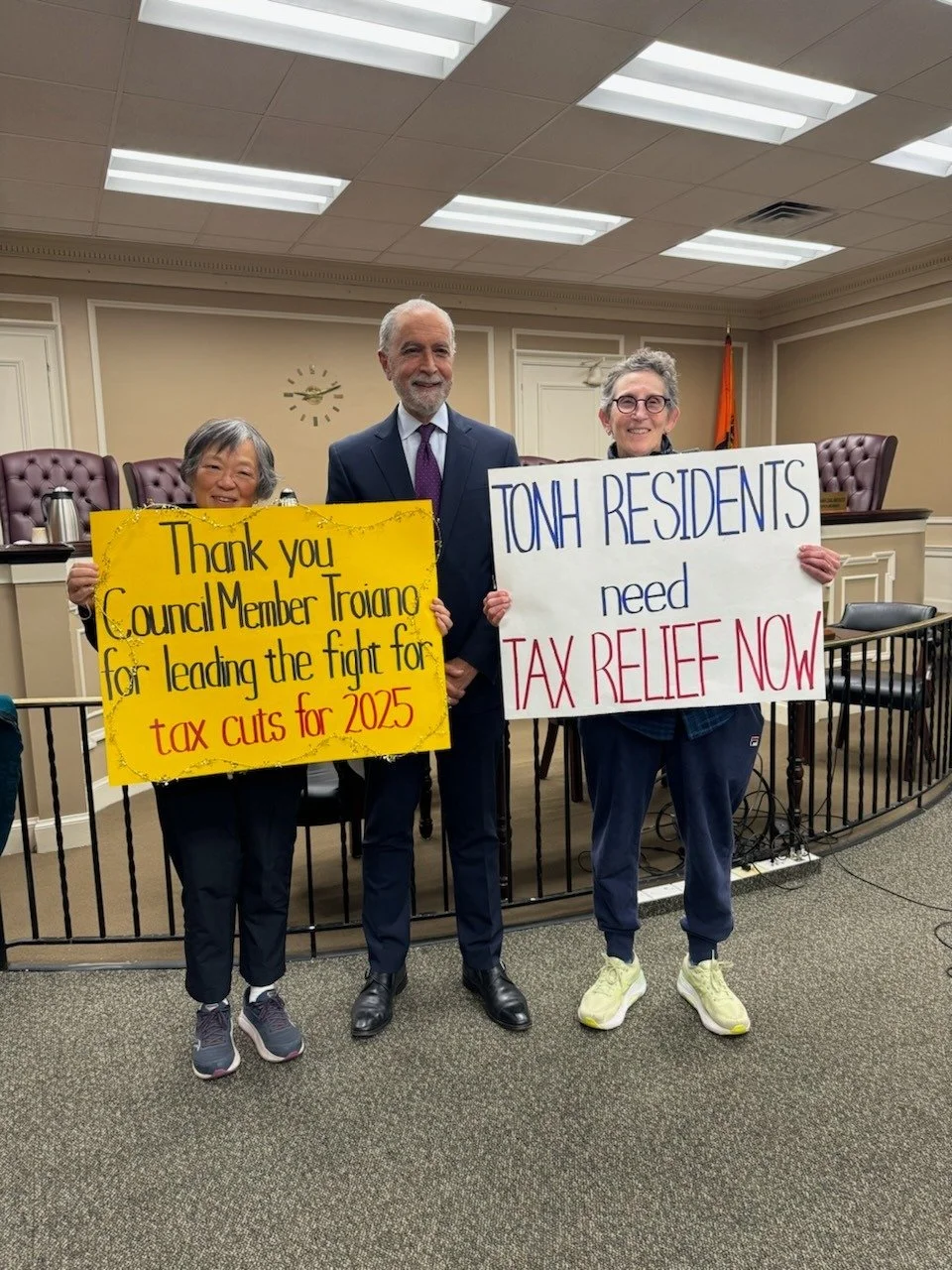 Great Neck Democratic Club supports unions