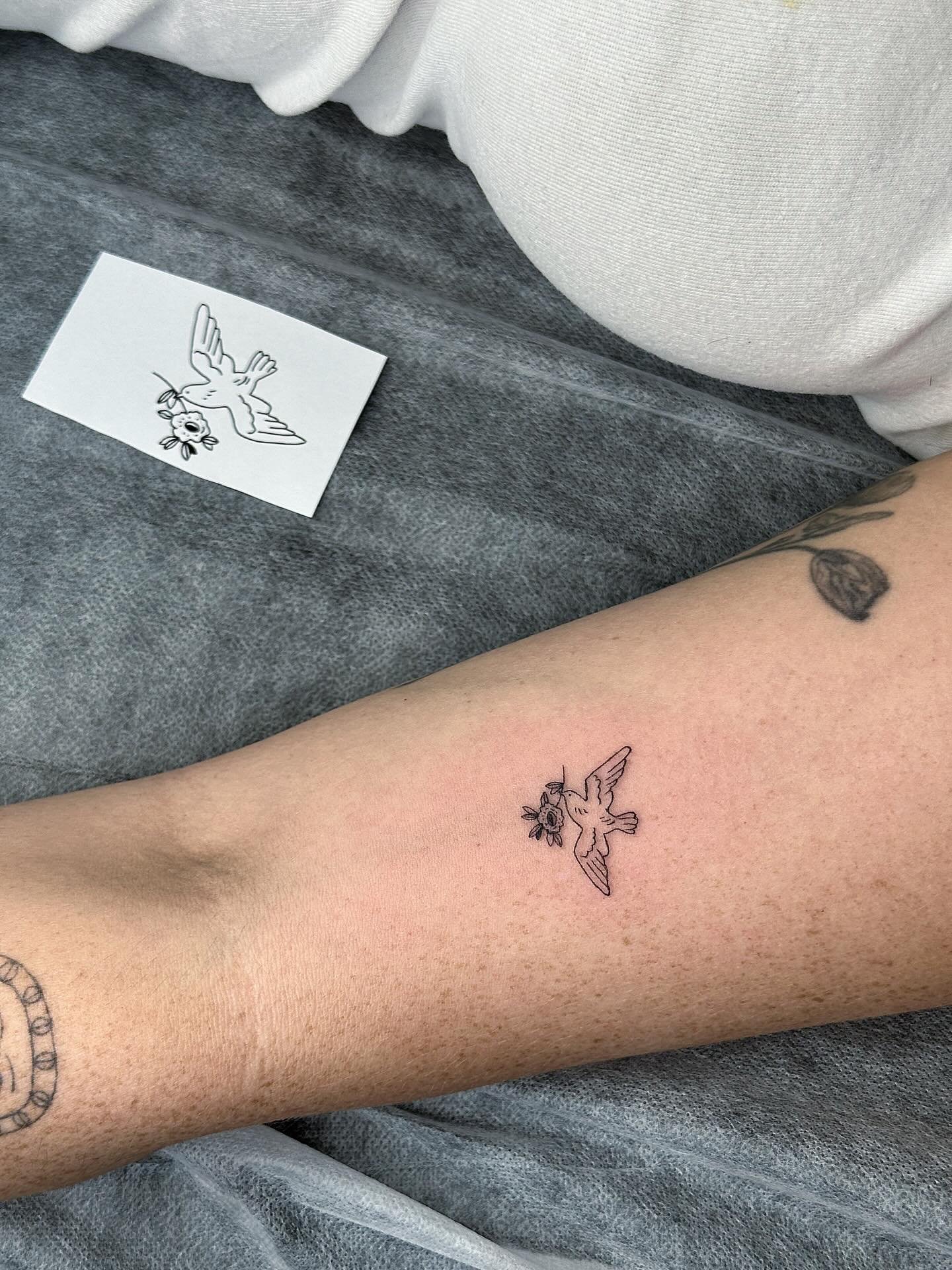 A pair of love taps for the sweetest @honeymoon.studios x