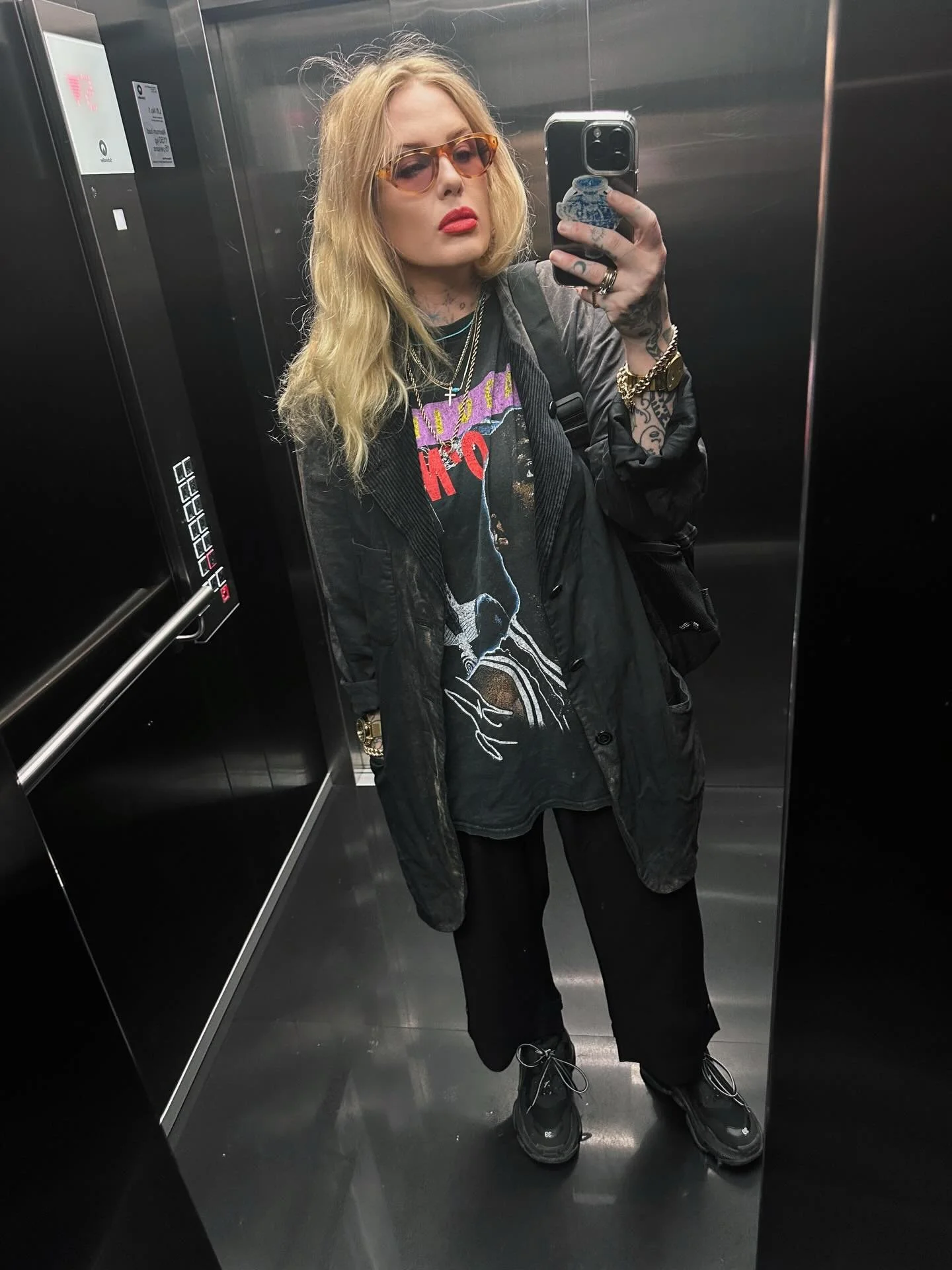 Outfit Check.
Destination : Work