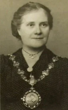 Nellie Cressall as Mayor of Poplar