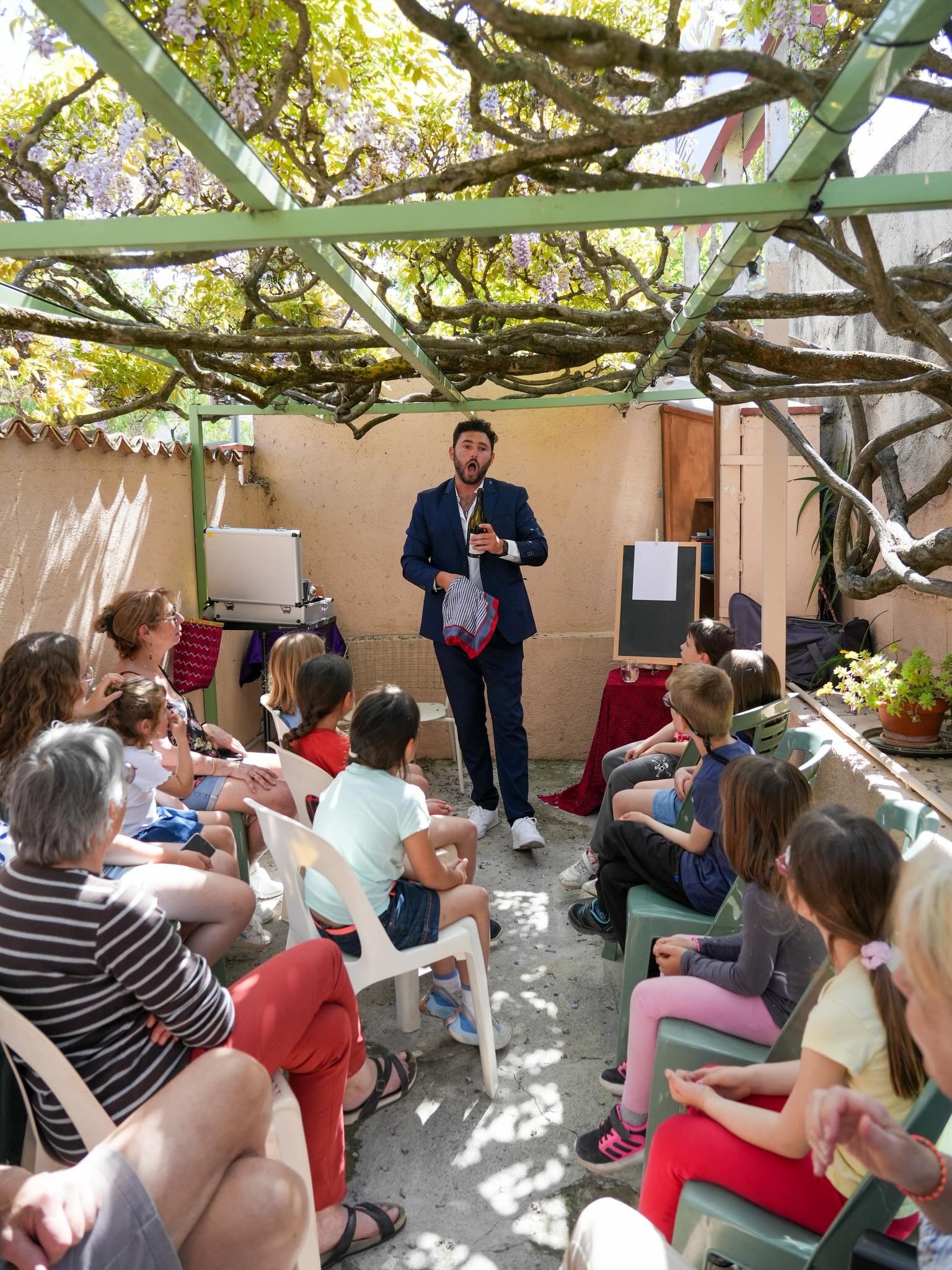 🇫🇷 Notre incroyable magicien a surpris petits &amp; grands pendant ces vacances au camping ! ✨

Le coup du 🐟, on en parle !? 😳🤩

&mdash;

🇬🇧 Our incredible magician amazed kids &amp; adults alike during these camping holidays! ✨

The 🐟 trick,