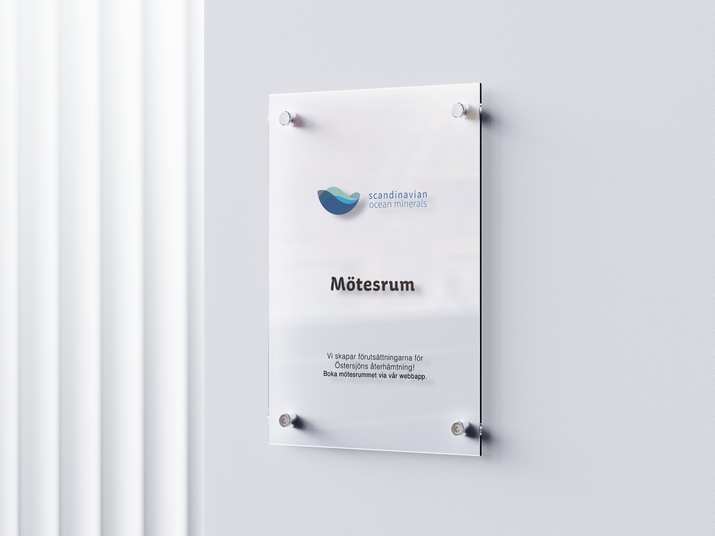 Free_Glass_Sign_Mockup_1.png