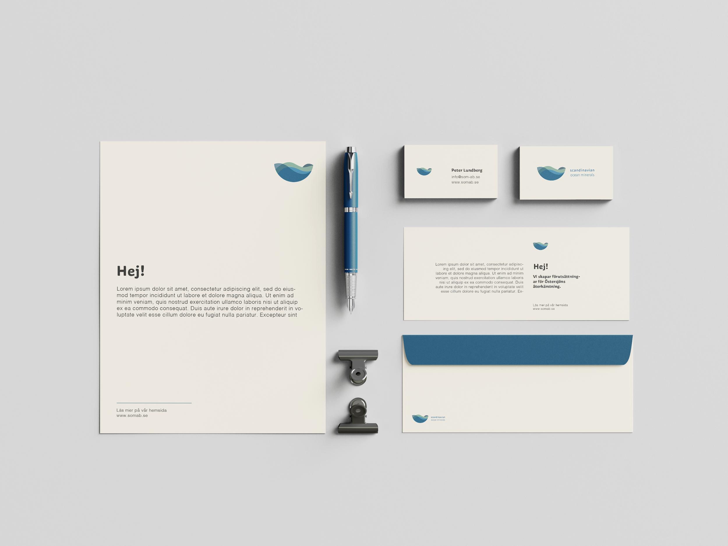 Us_Business_Card_Mockup_2.png