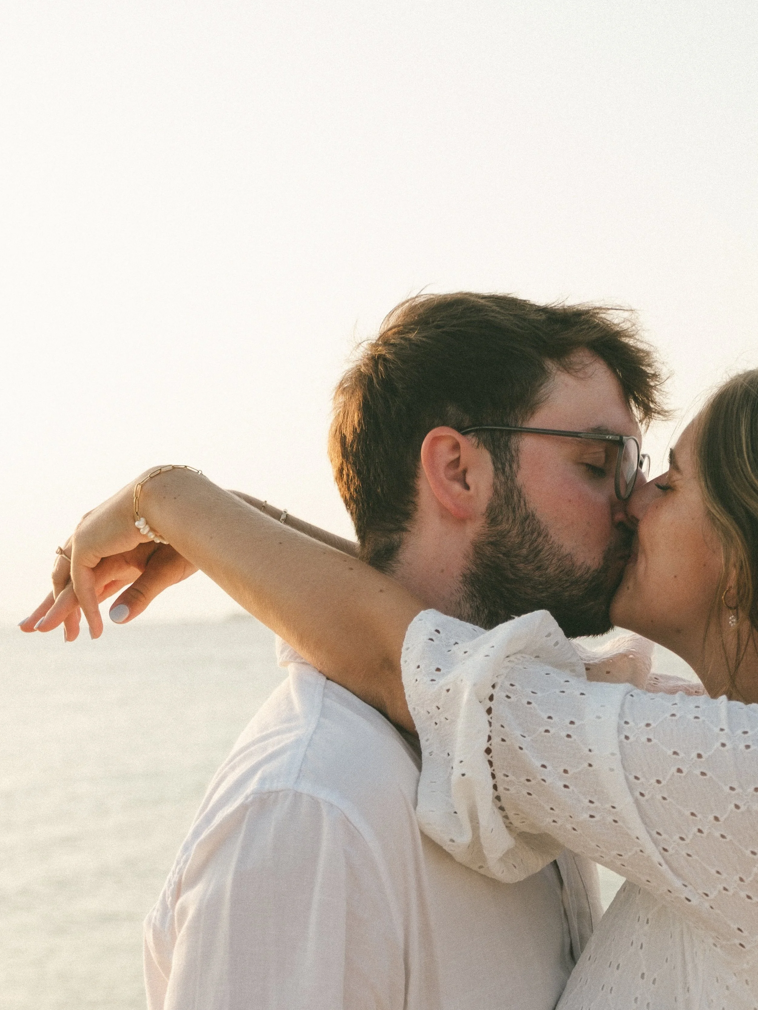 Finally sharing one of my favorite sessions from last summer. Hannah &amp; Michi wrapped in the Naxos evening sun. Can&lsquo;t wait for your wedding 🤍

______
Keywords: couple photography, couple session, romantic couple photos, cinematic couple ses