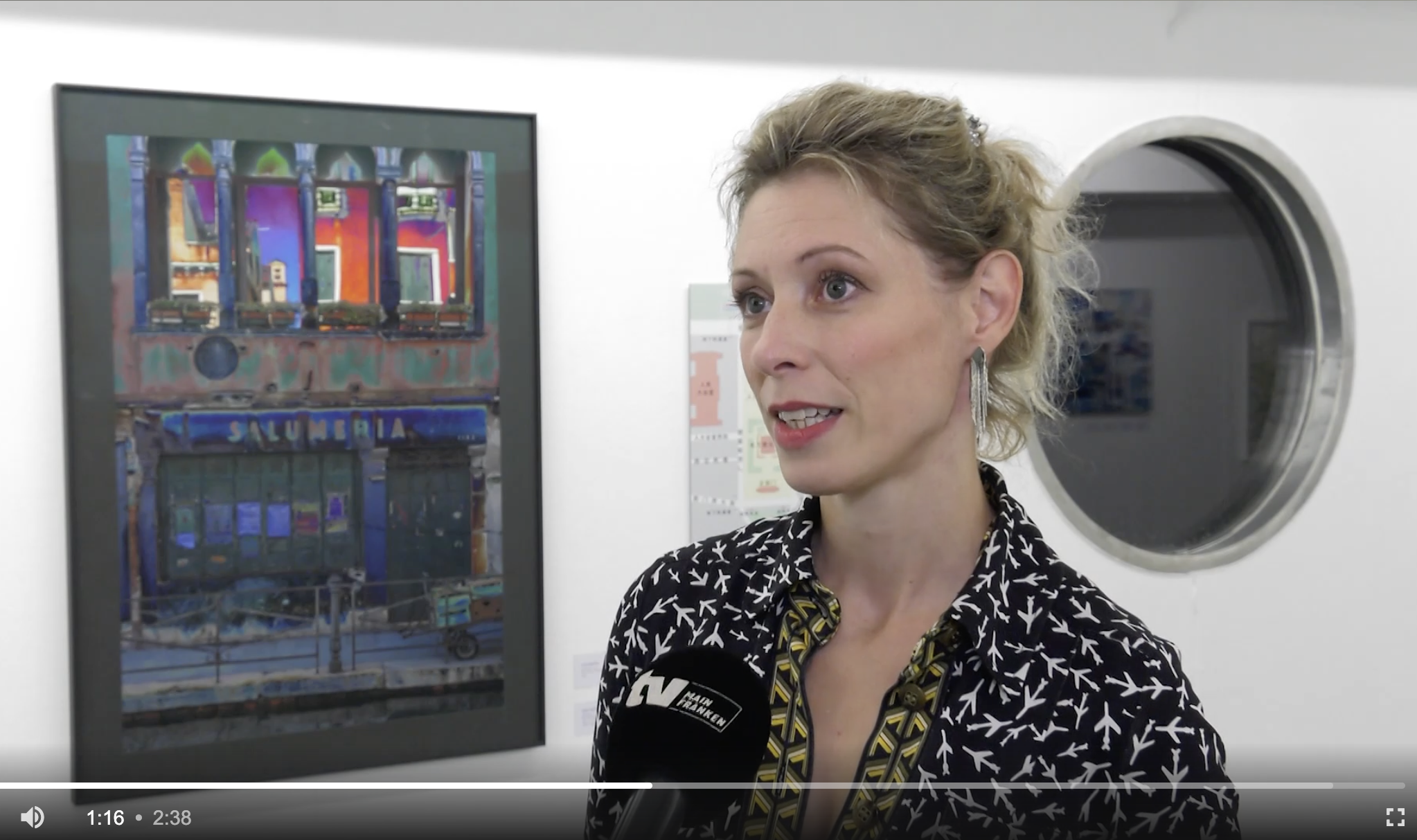 Katja Tschirwitz im Interview vor Fotografie von Hans_Joachim