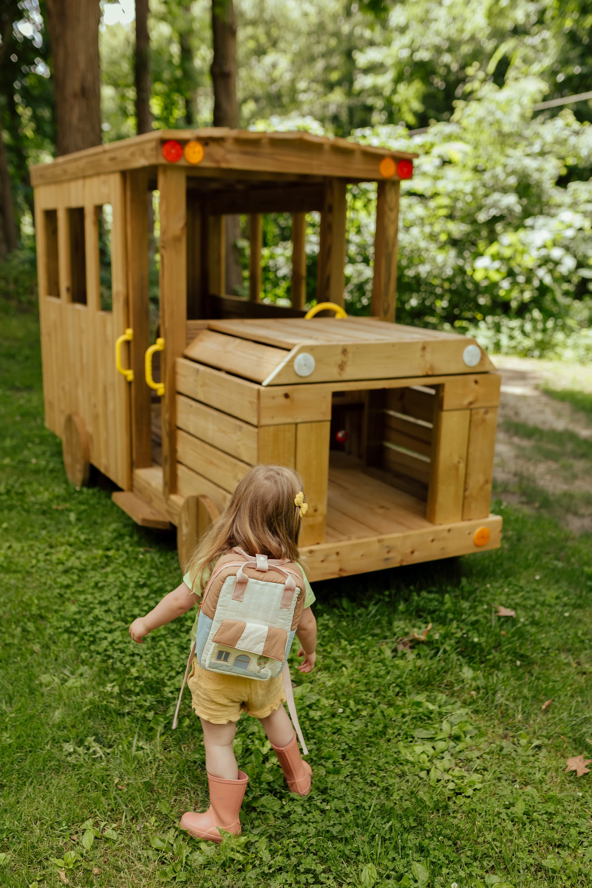 SCHOOLBUS-9.jpg