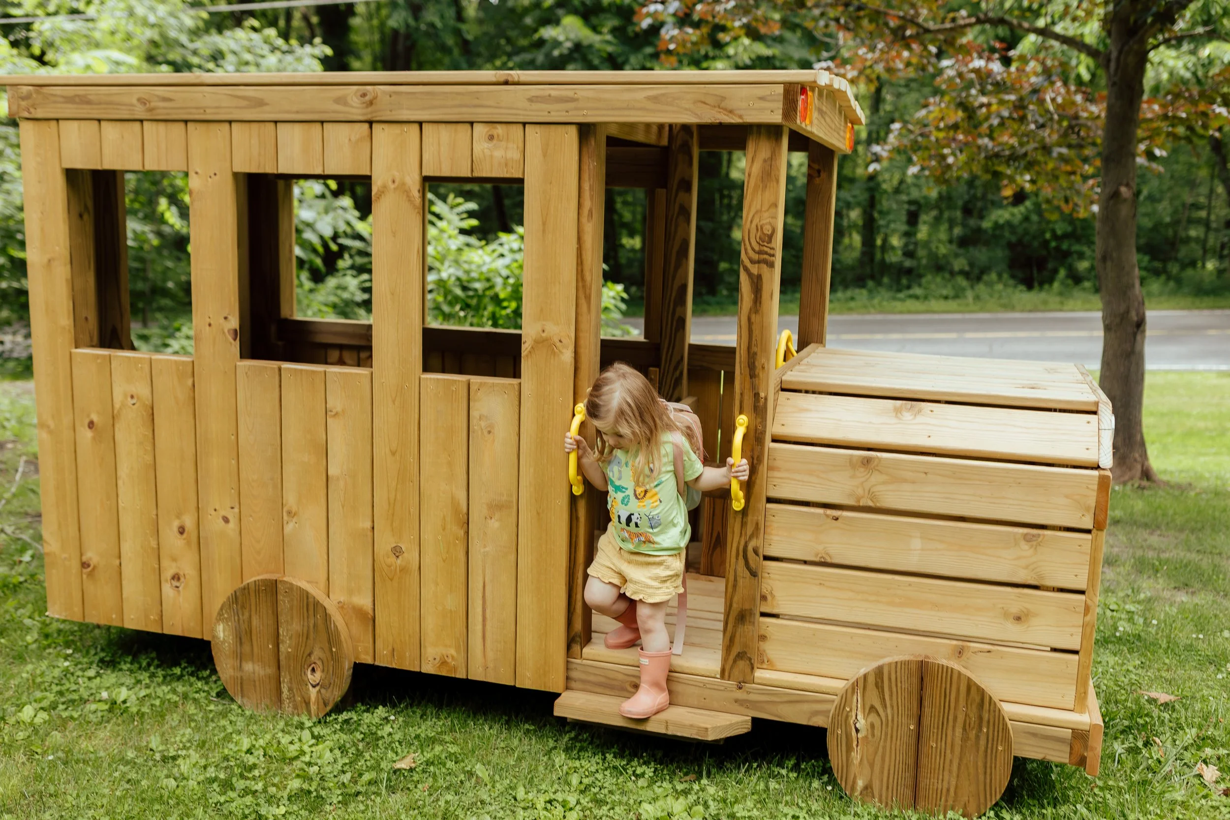 SCHOOLBUS-1.jpg