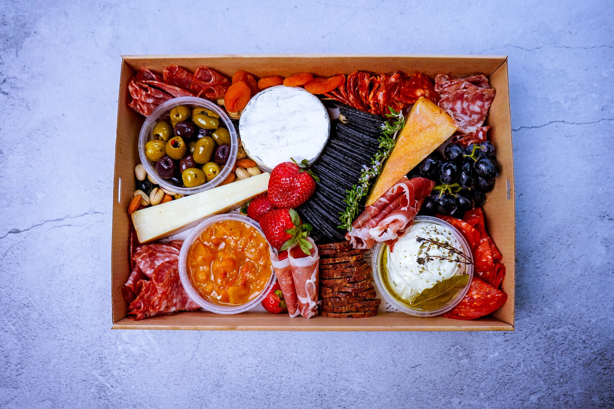 The Medium Grazing Box
