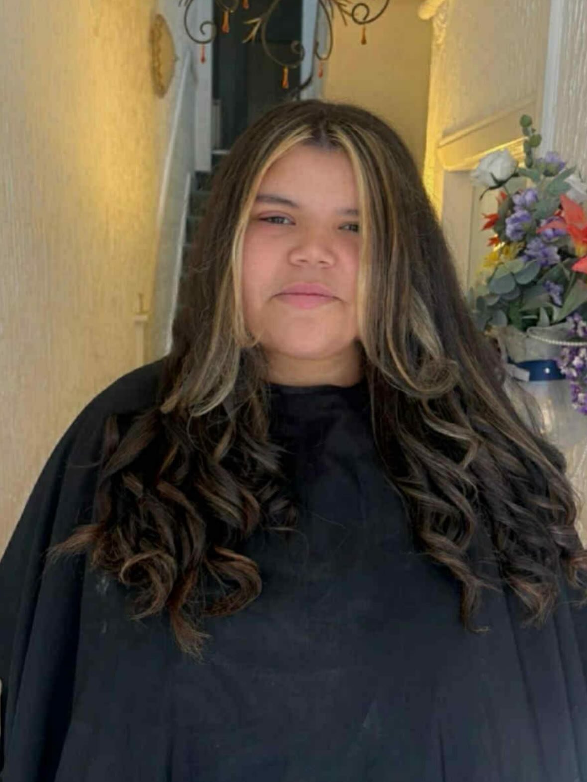 Swipe for before!🤍

Stunning transformation on our client, she wanted a dimensional balayage with a bold money piece😍

Hair by our senior stylist @alana_1913_