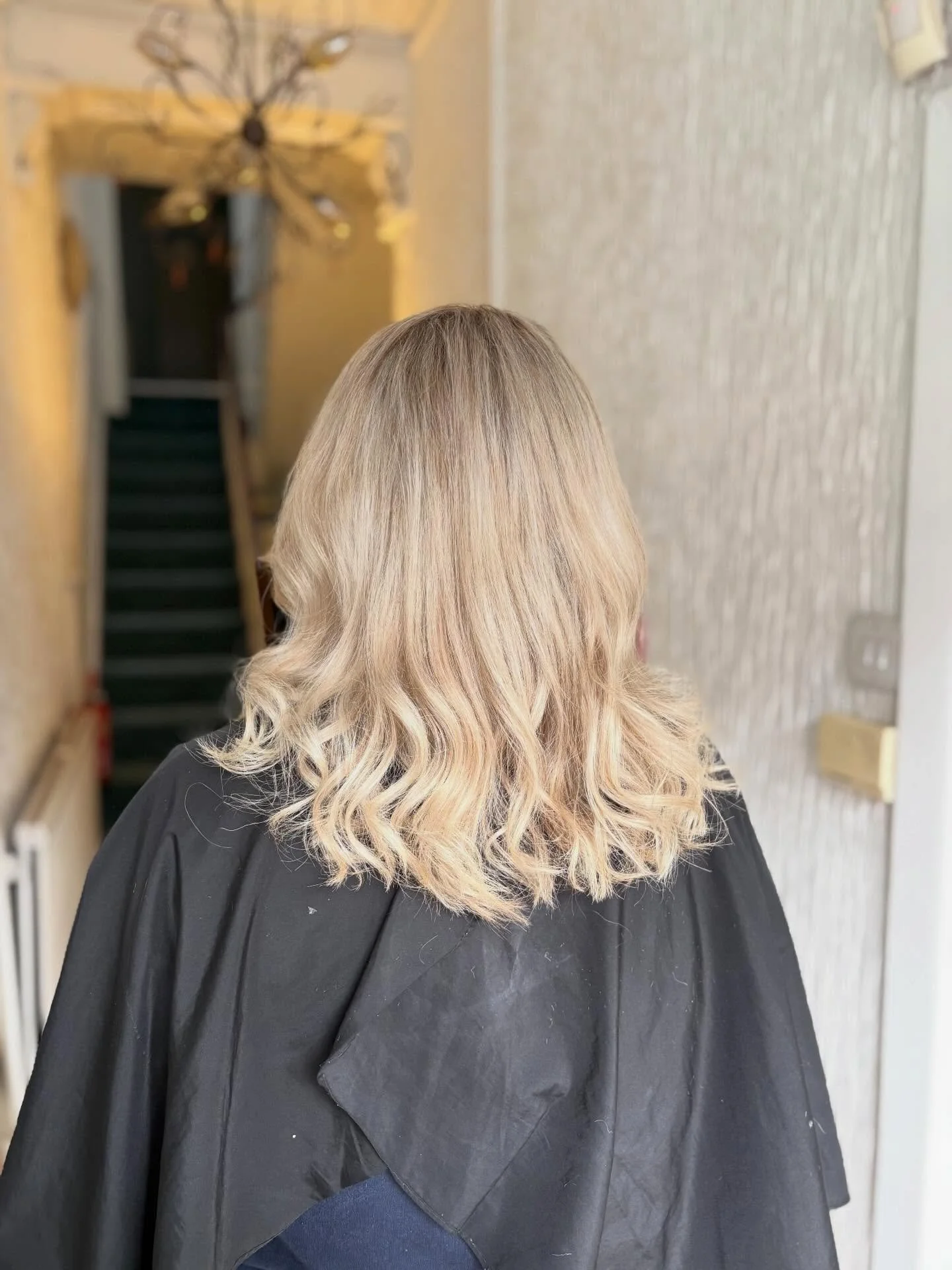 Barbie blonde👩🏼🤍

Stunning Full head foils, swipe for before picture! 

Hair by our senior stylist @alana_1913_