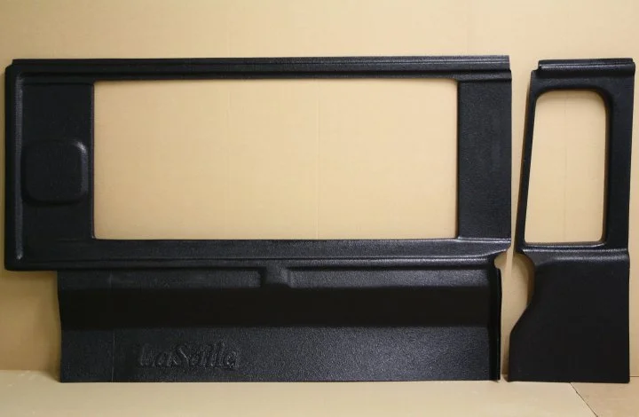 SERIES II, IIA, III (88″) SWB / (109″) LWB SAFARI SIDE TRIMS – pre moulded for original aluminium square windows