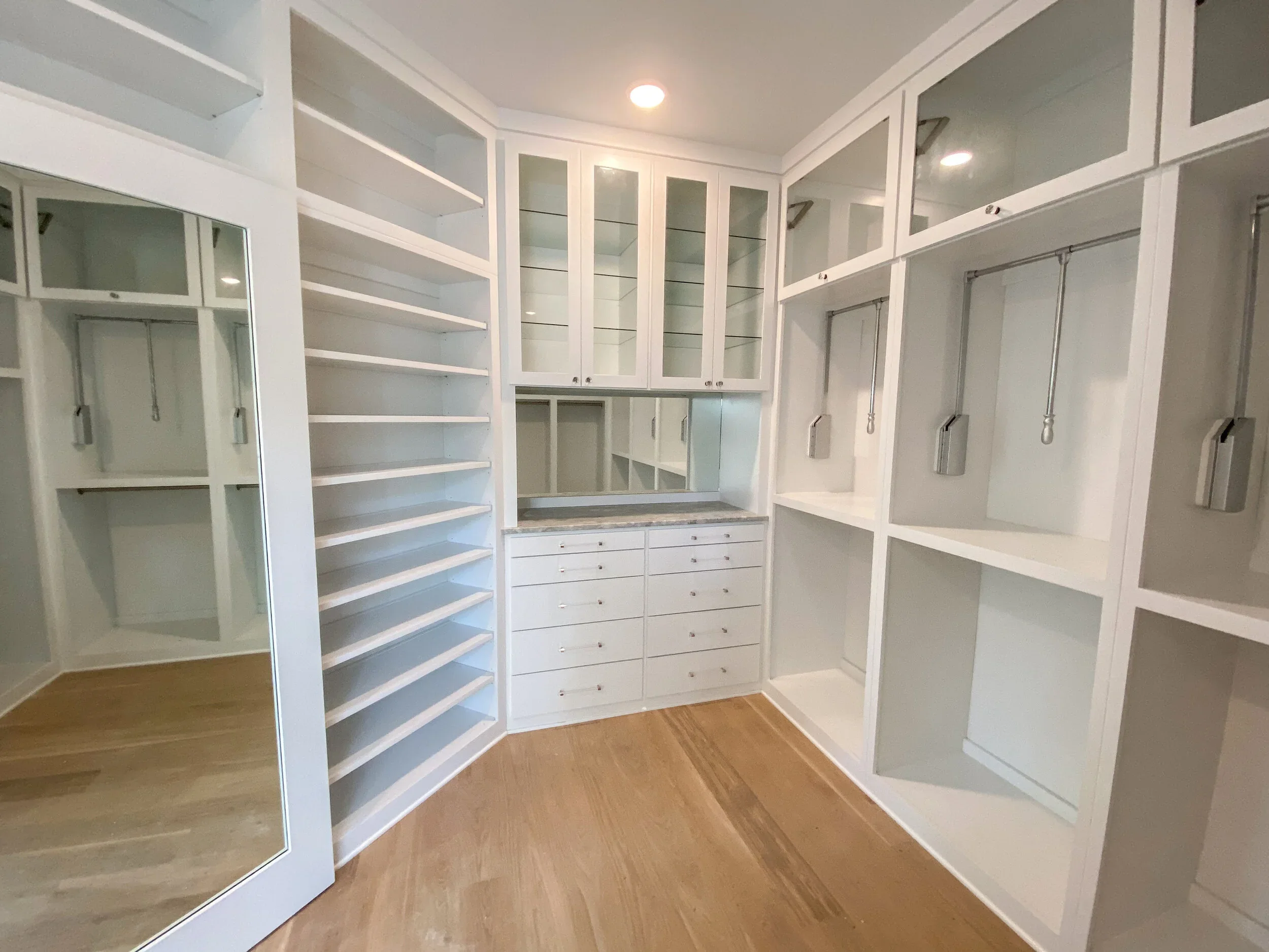 master-walk-in-closet.webp