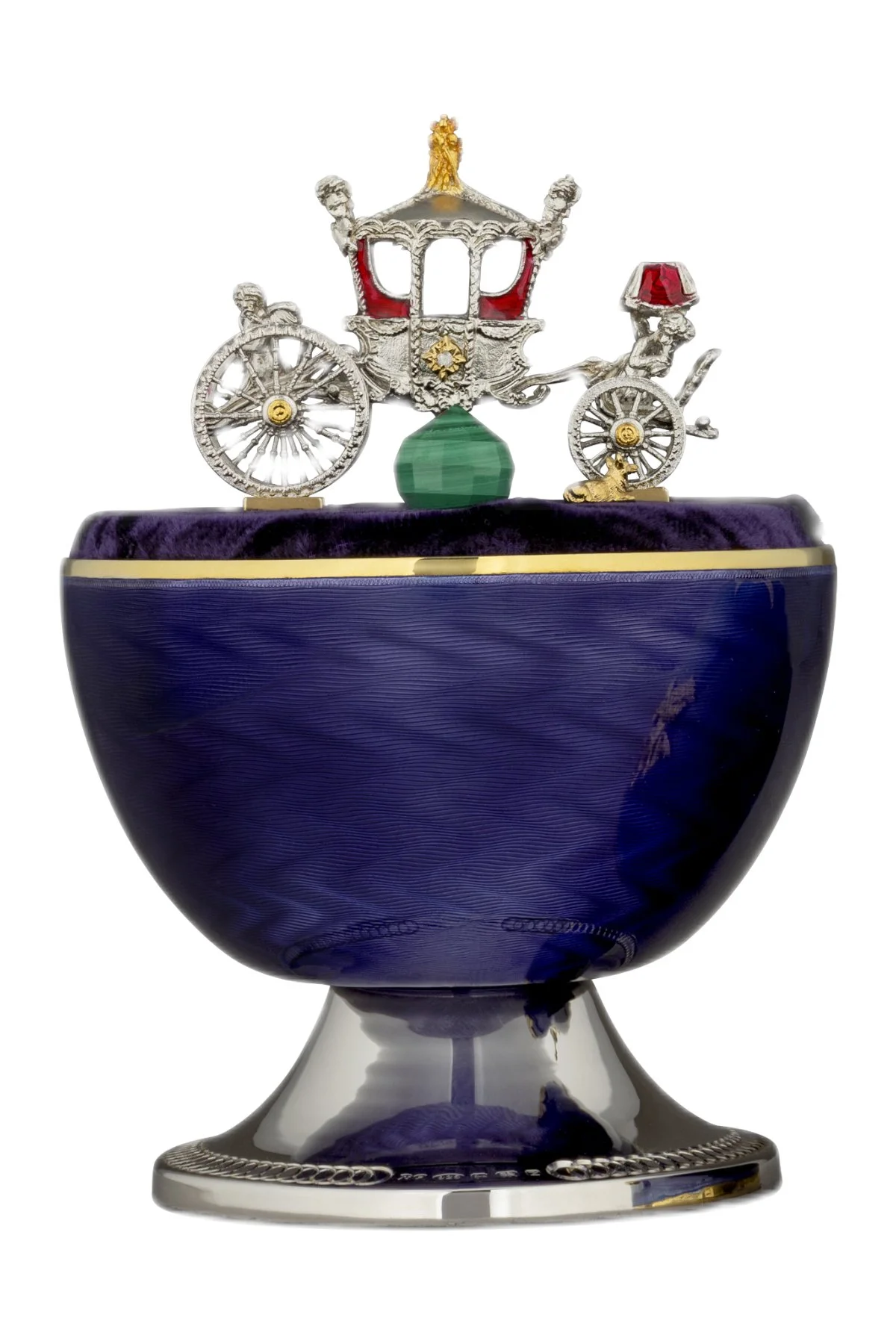 Queen Elizabeth II Platinum Jubilee Egg open to reveal its handcrafted surprise.