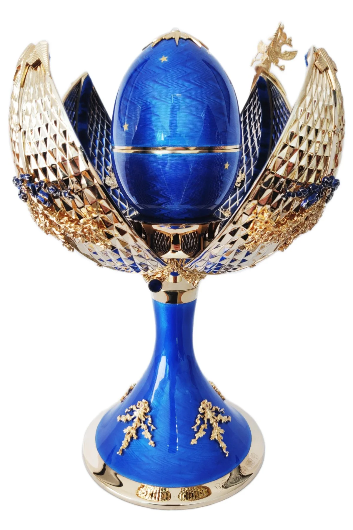 Celestial Egg Passion open to reveal its handcrafted surprise.