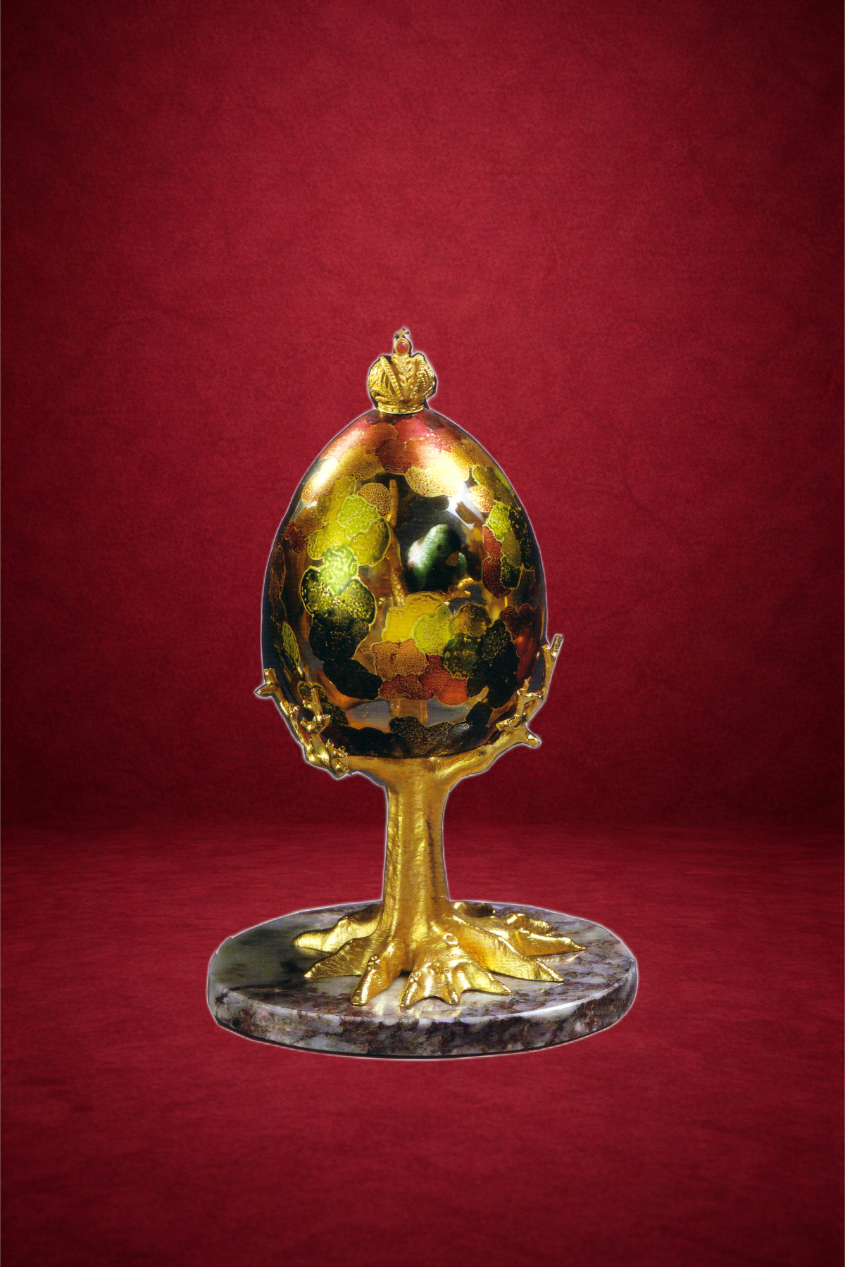 Tropical egg creation by Theo Fabergé inspired by exotic tropical flora and wildlife.