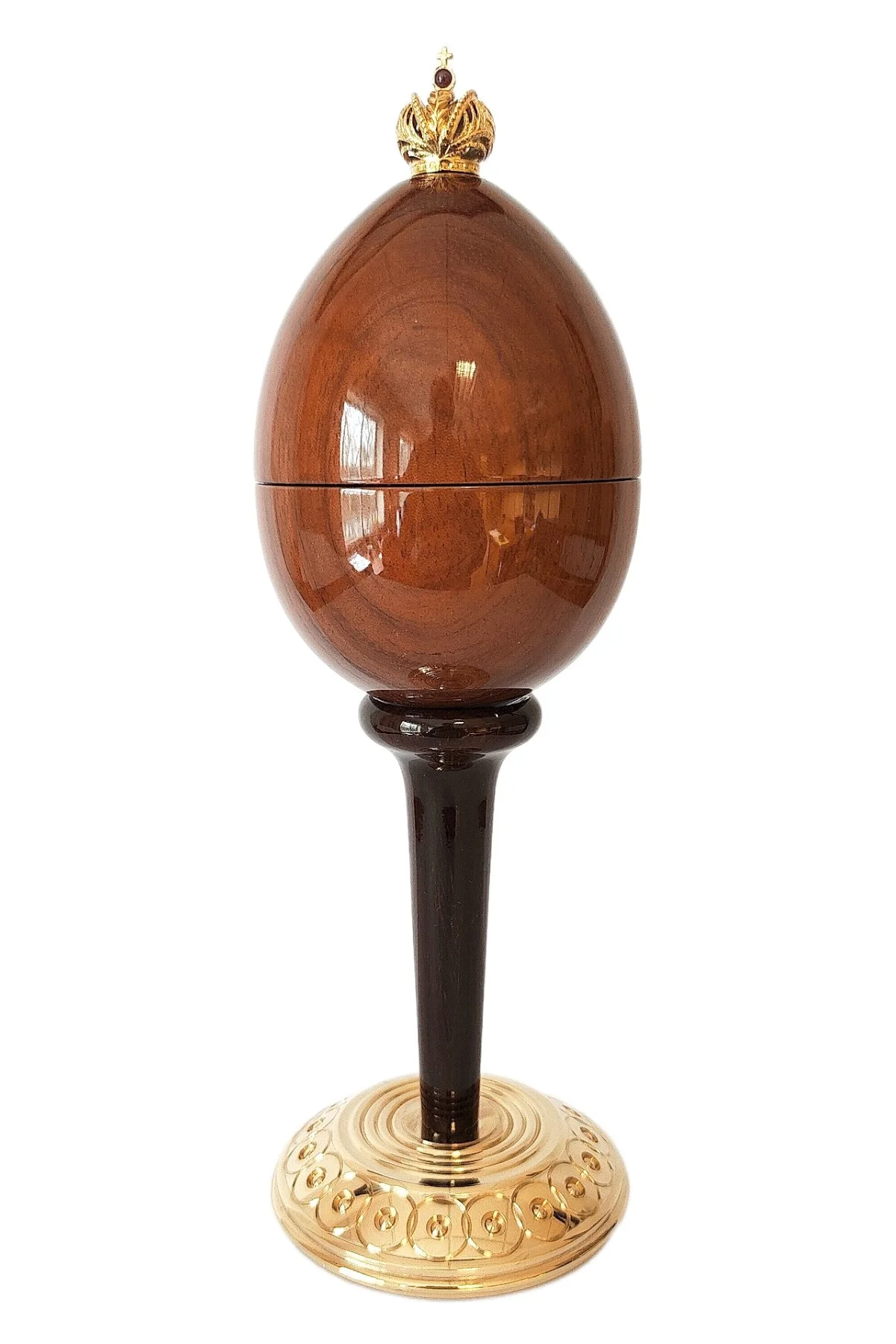 The Hole in One Egg by Theo Fabergé, shown from the front.