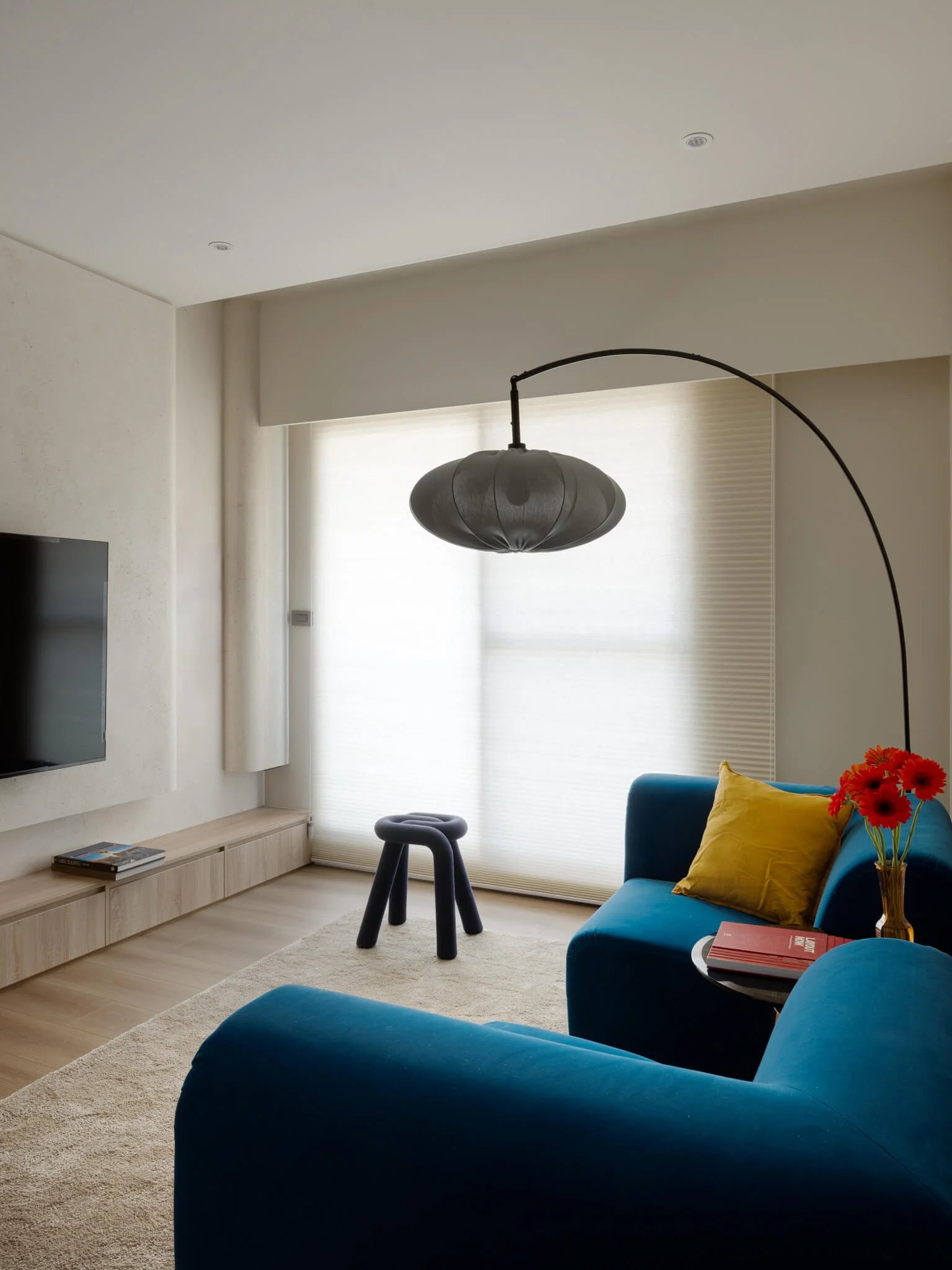 until-projects-hoyi-1.jpg