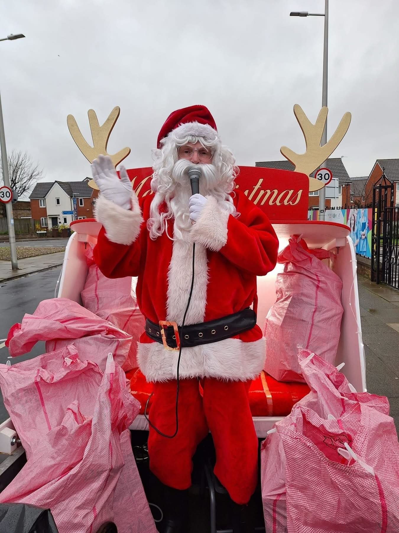IT&rsquo;S CHRISTMASSSSSSSSSSSSSSSSSSSSSSSSS (well, nearly)&hellip; 🎅🤶🛷

The famous Boysie Christmas fundraising Sleigh has been driving around our local community during the build up to Christmas for over 30 years. This not only provides the cent