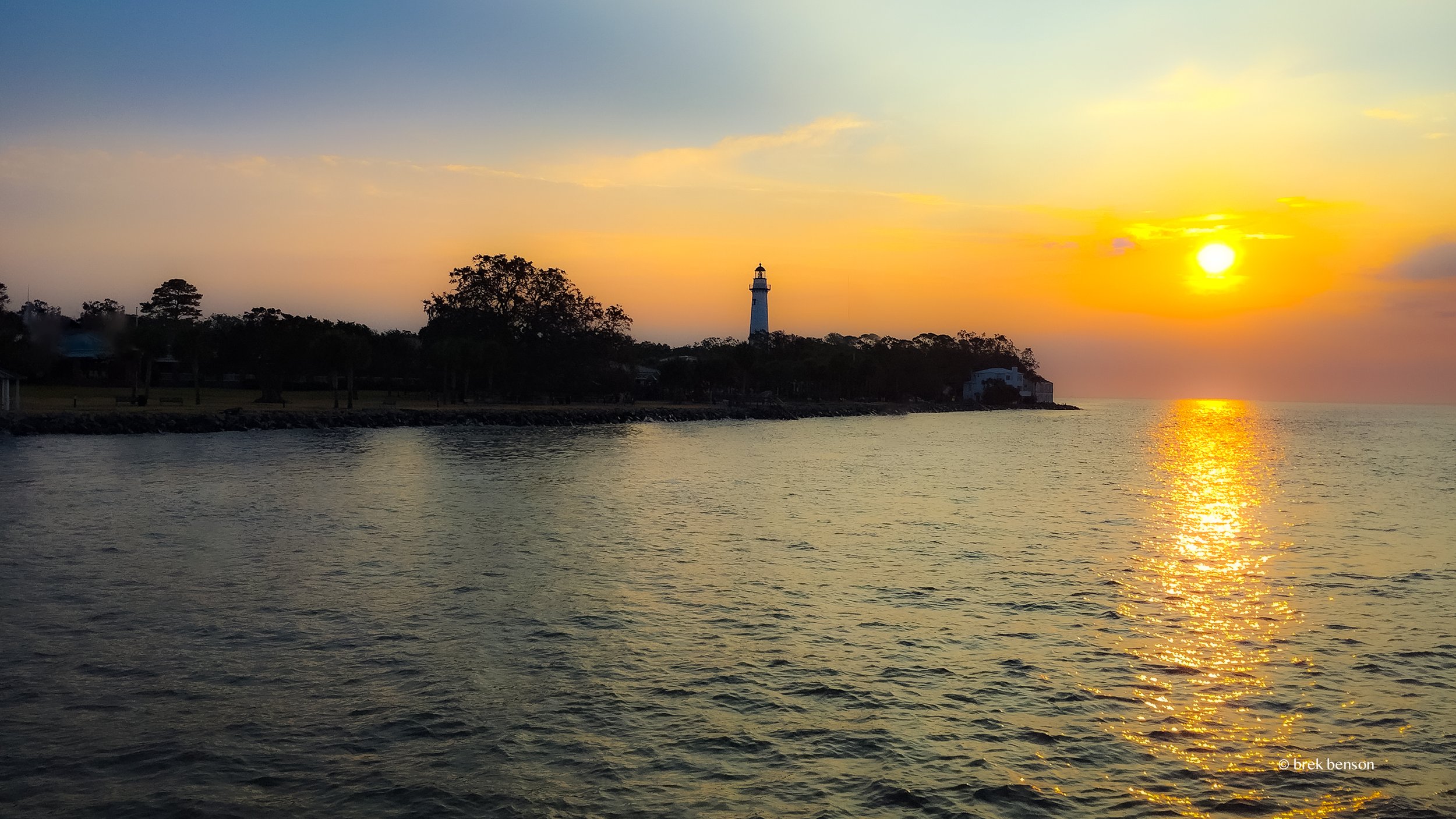 Island lighthouse sunrise 300dpi.jpg