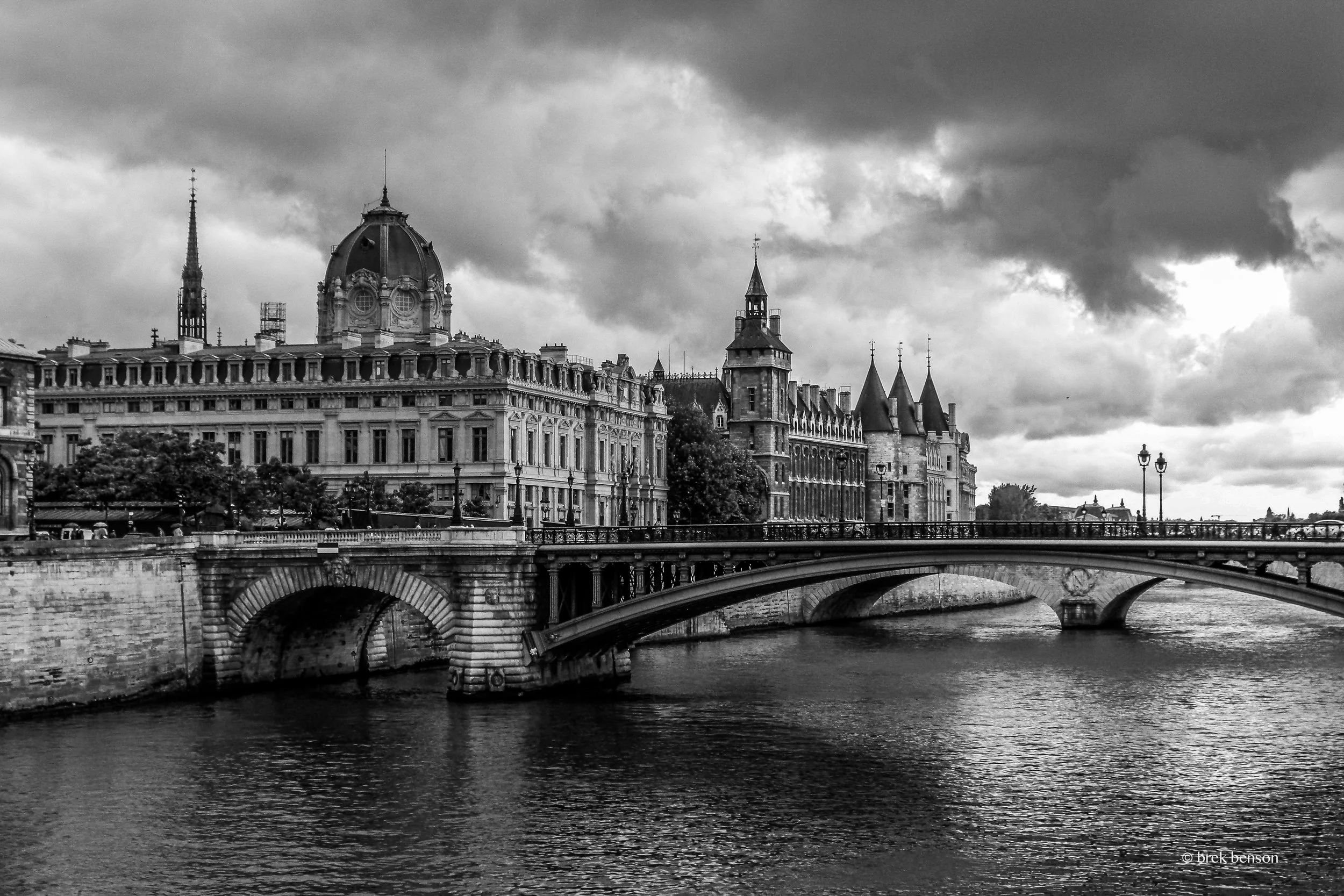 Paris BW 300dpi.jpg