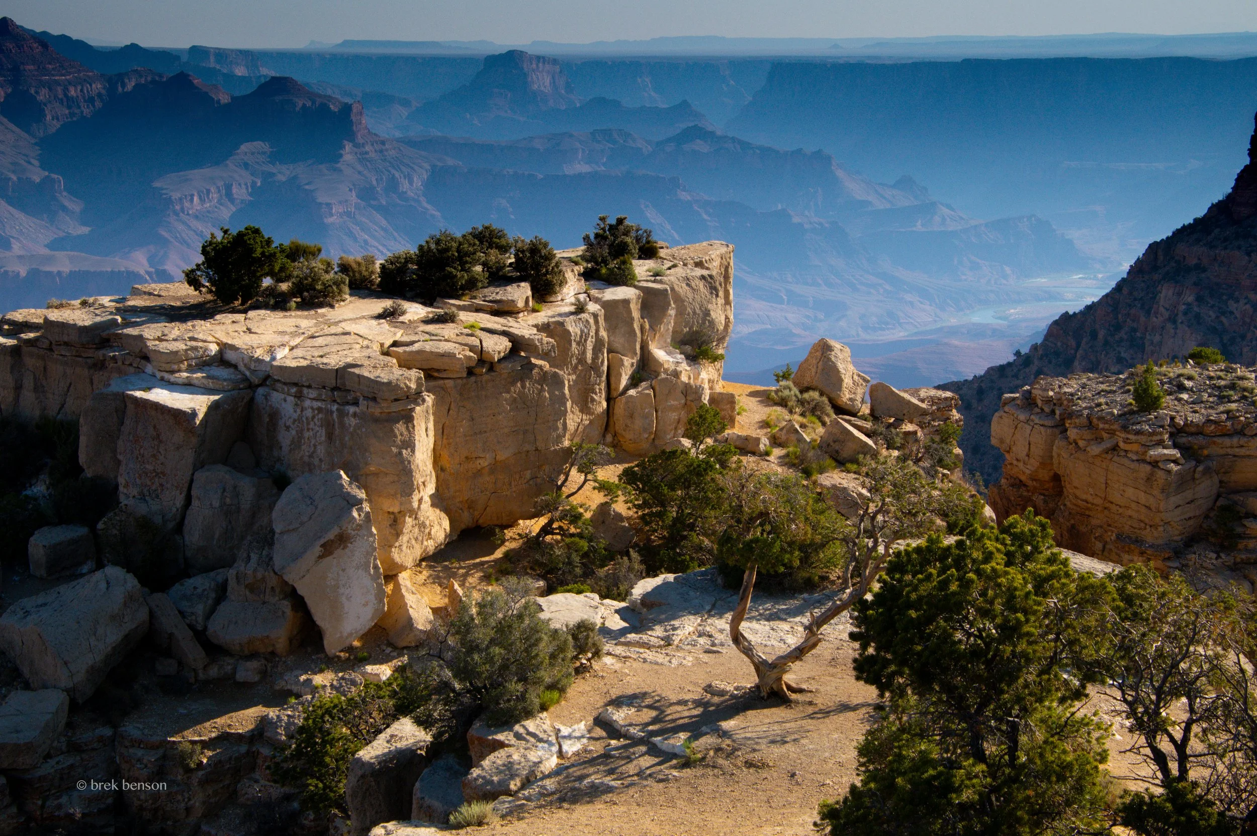 Grand Canyon lookout 300dpi.jpg