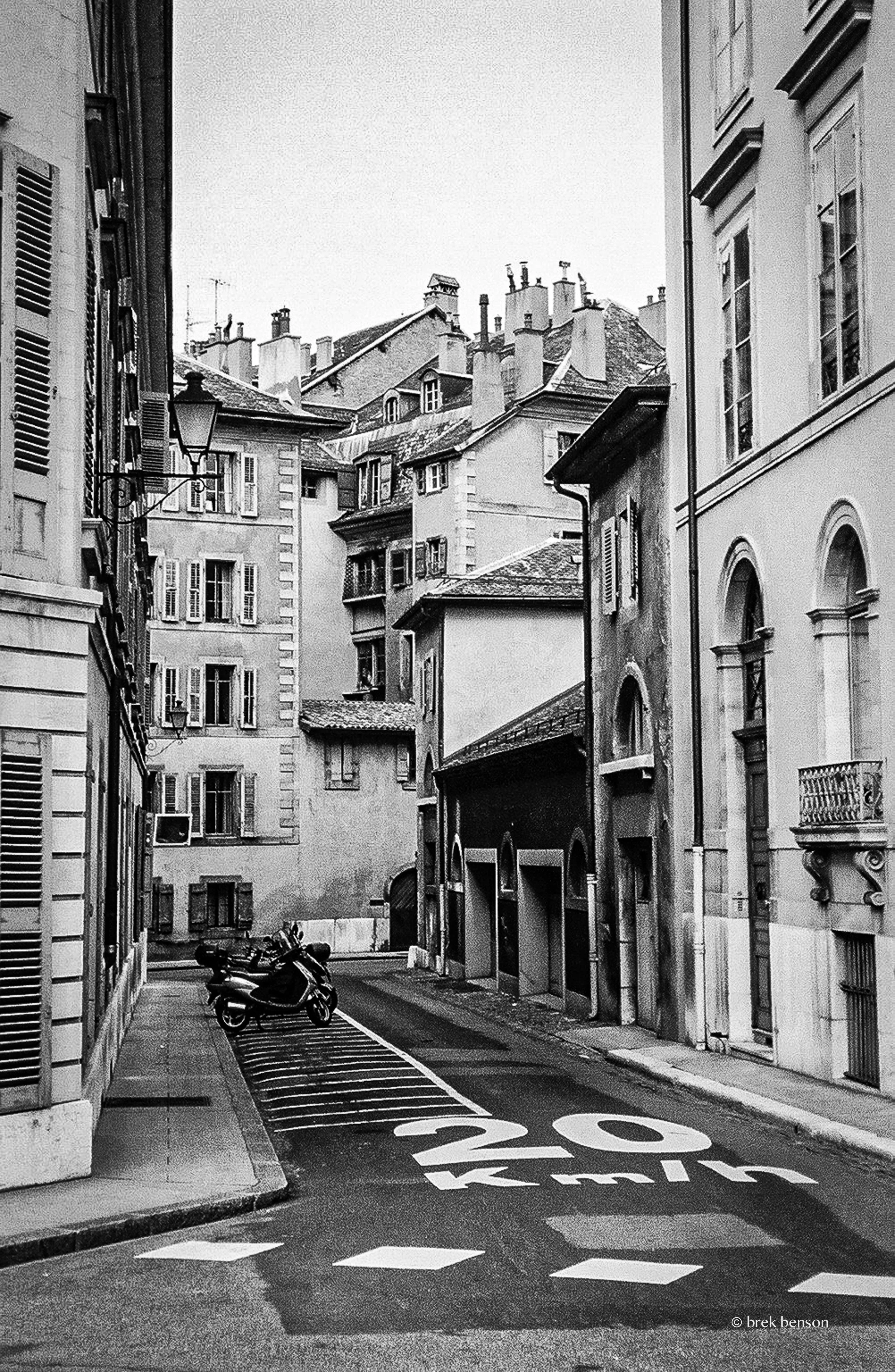 Italy street 300dpi.jpg