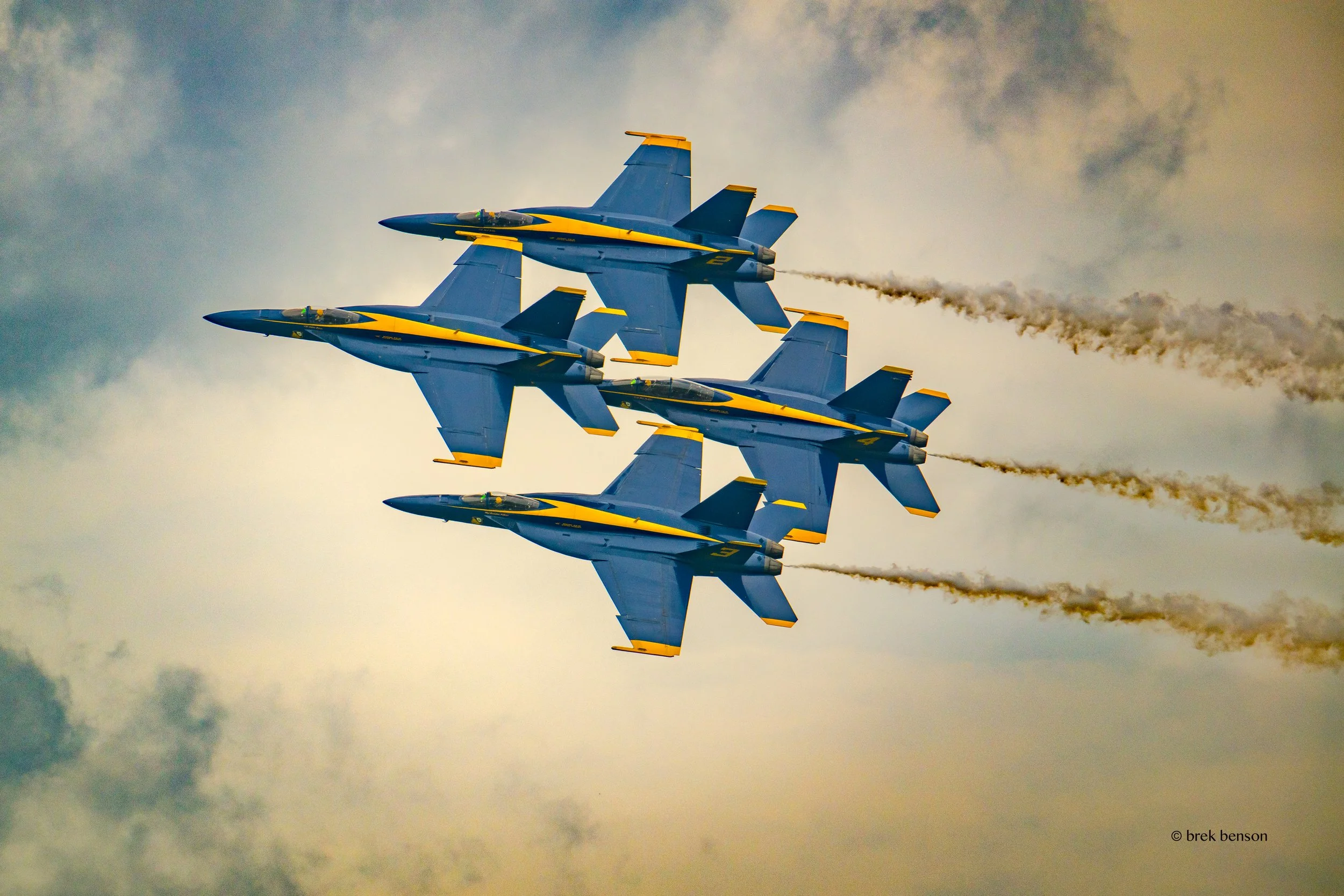 Blue Angels breathtaking LG 300dpi.jpg