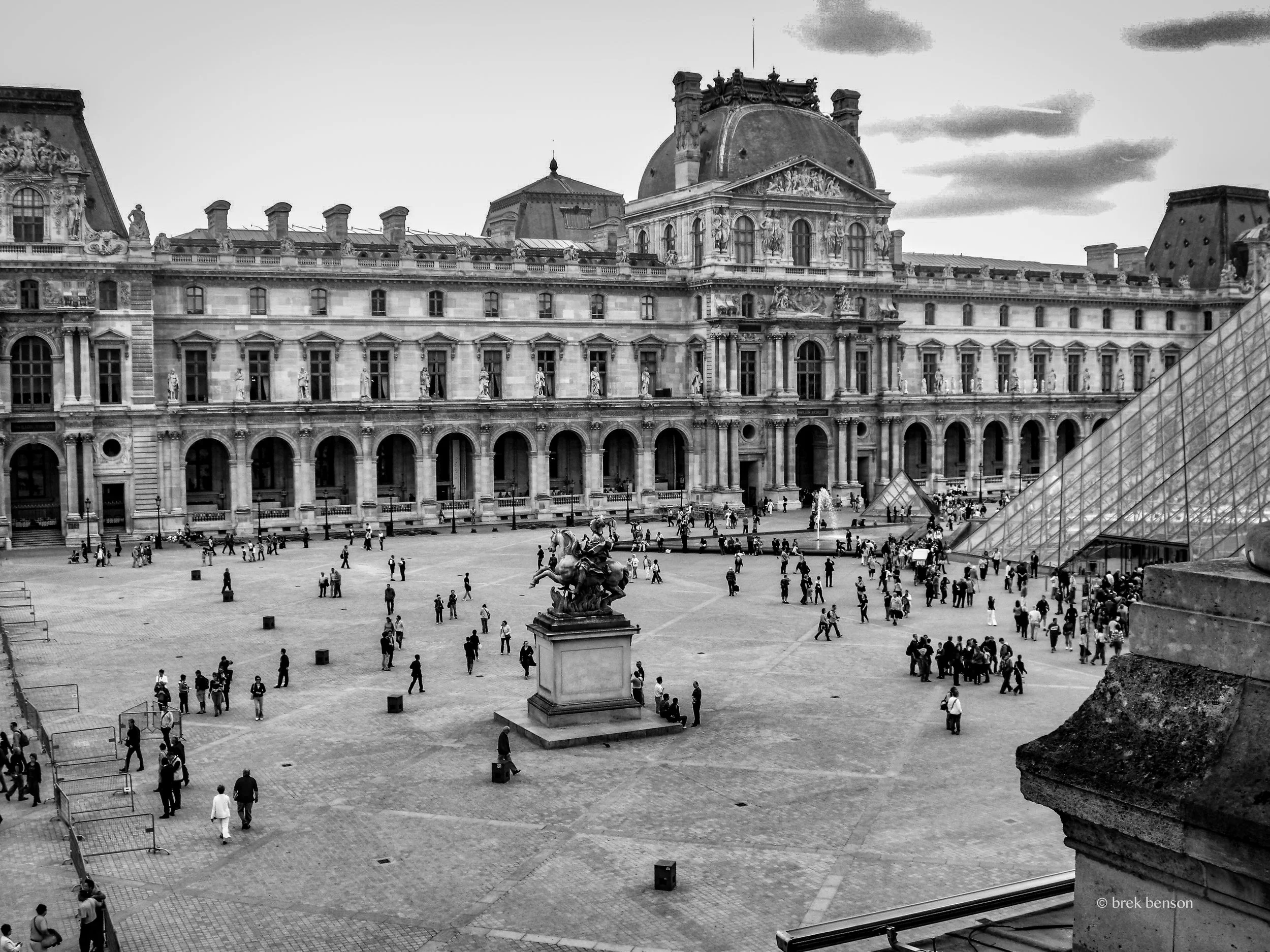 THe Louvre Paris B&W 300dpi.jpg