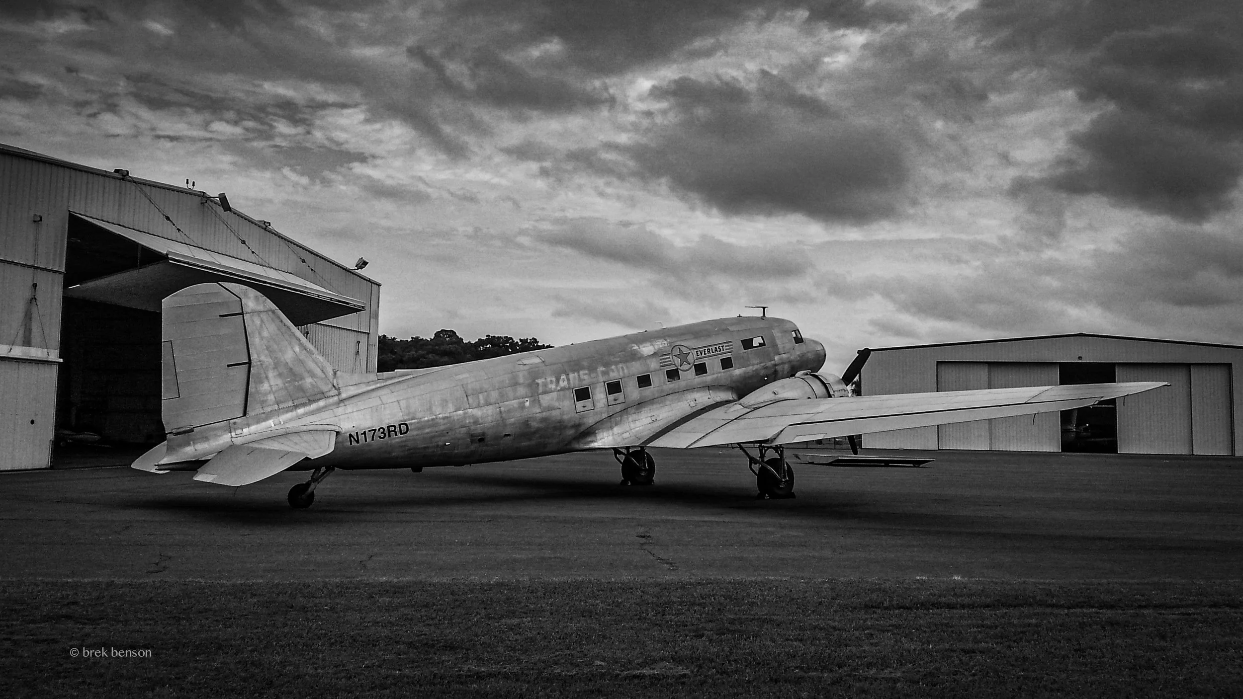 DC10 airplane SSi 300dpi.jpg