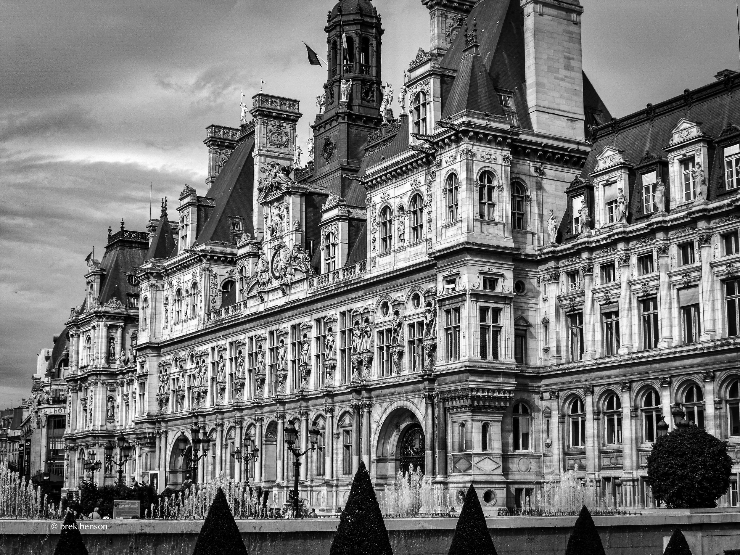 French architecture B&W 300dpi.jpg