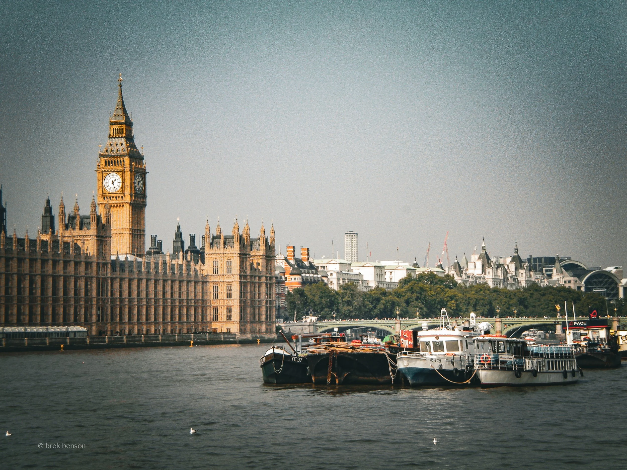 Big Ben and river boats.jpg