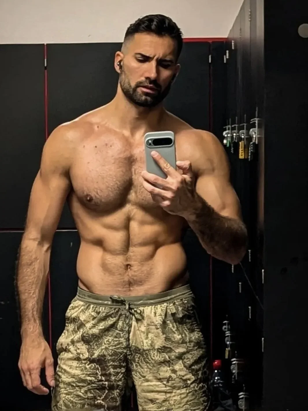 Stephano Lupo on GayWoof